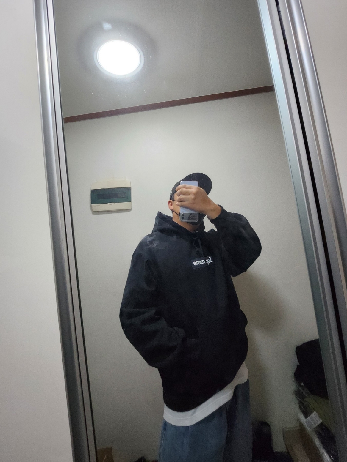 Supreme Faux Shearling Lined Work Shirt Black Denim - 24FW, Supreme Box Logo Hooded Sweatshirt Black - 24FW 착용 스타일 - 1