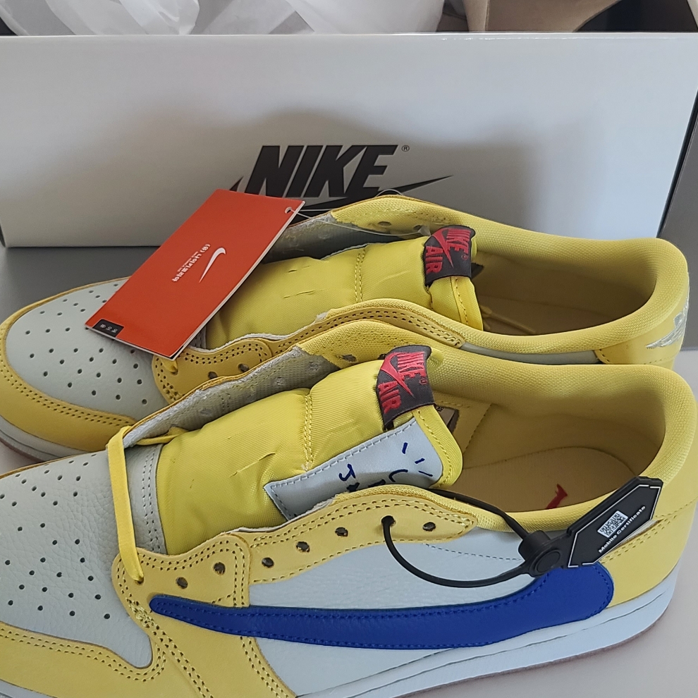 (W) Jordan 1 x Travis Scott Retro Low OG SP Canary 착용 스타일