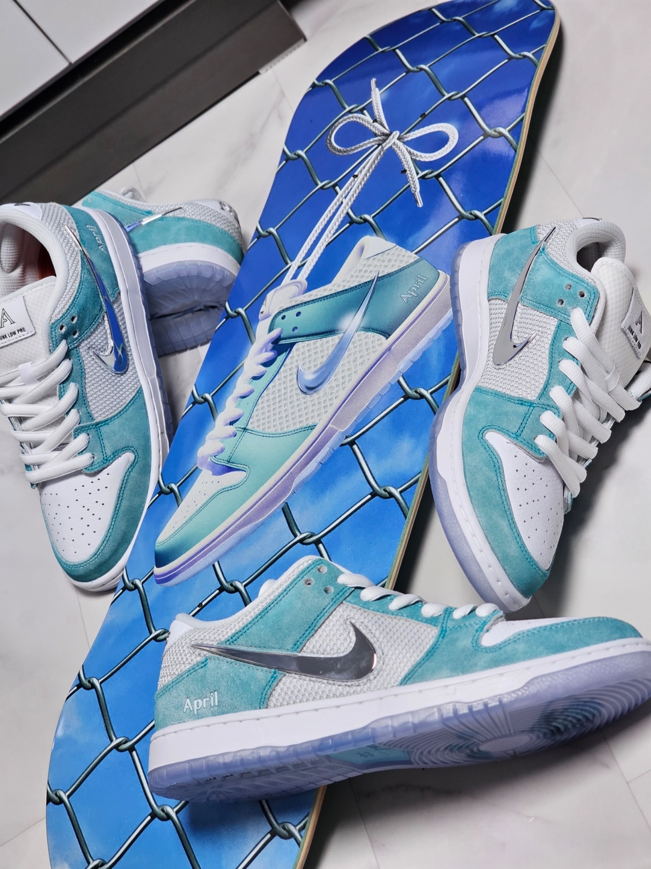 Nike x April Skateboards SB Dunk Low Pro QS Racer Blue Metallic Silver 착용 스타일 - 2