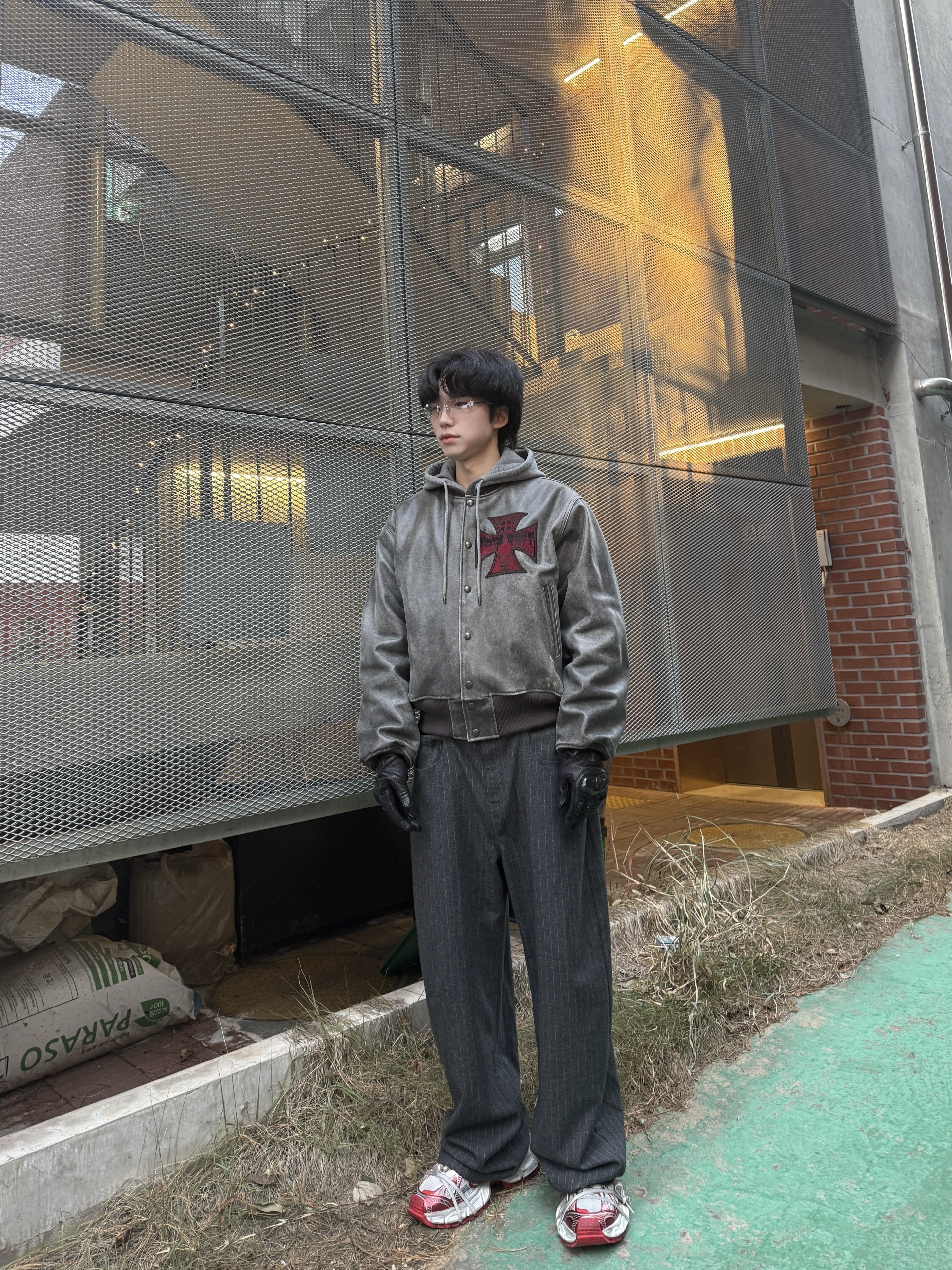 Millo Archive Reflect Stripe Wool Pants Charcoal, Balenciaga 3XL Sneakers White Red 착용 스타일 - 4