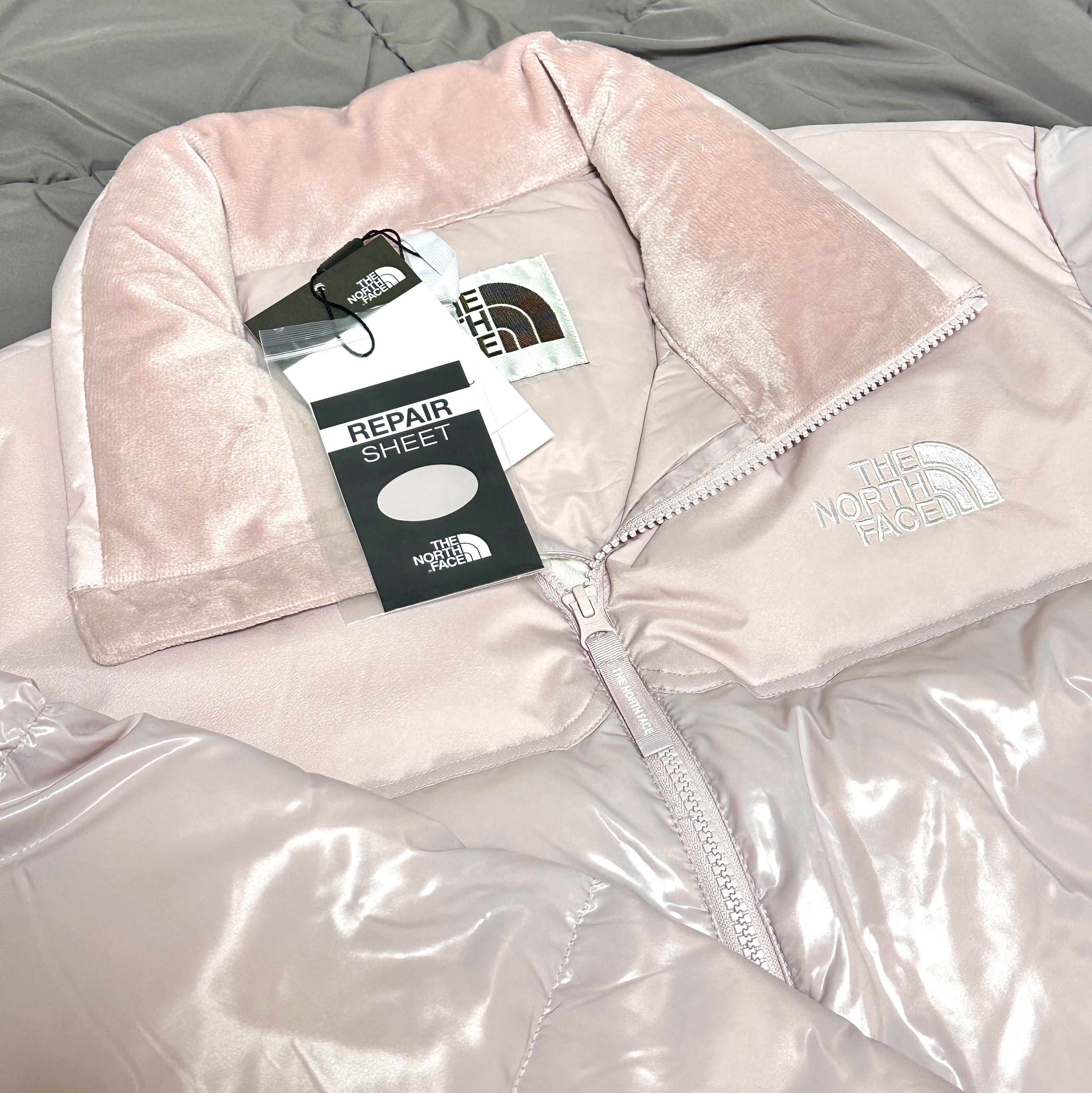 (W) The North Face White Label Novelty Nuptse RDS Down Jacket Light Pink 착용 스타일