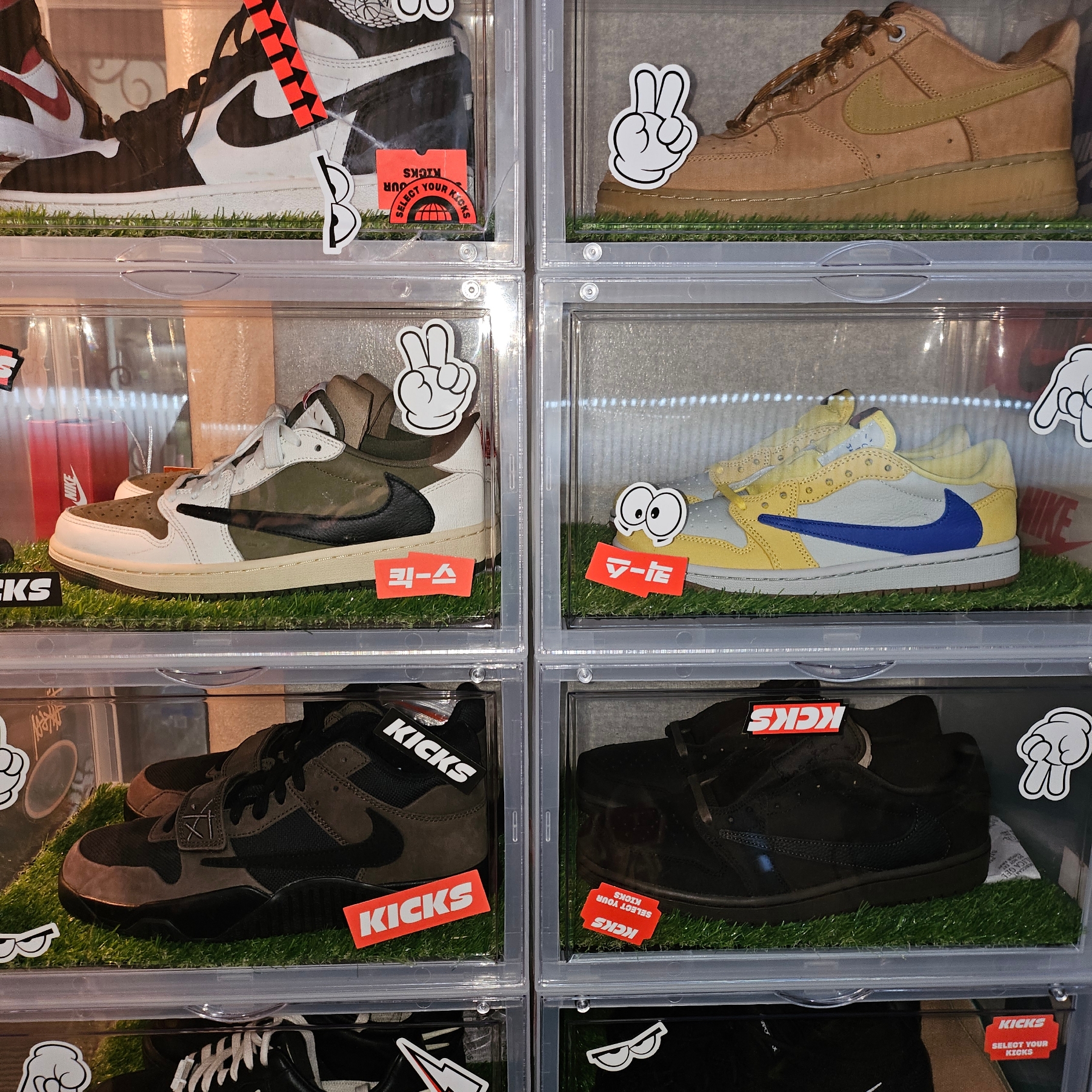 Jordan 1 x Travis Scott Retro Low OG SP Velvet Brown and Dark Mocha, (W) Jordan 1 x Travis Scott Retro Low OG SP Canary 착용 스타일 - 4