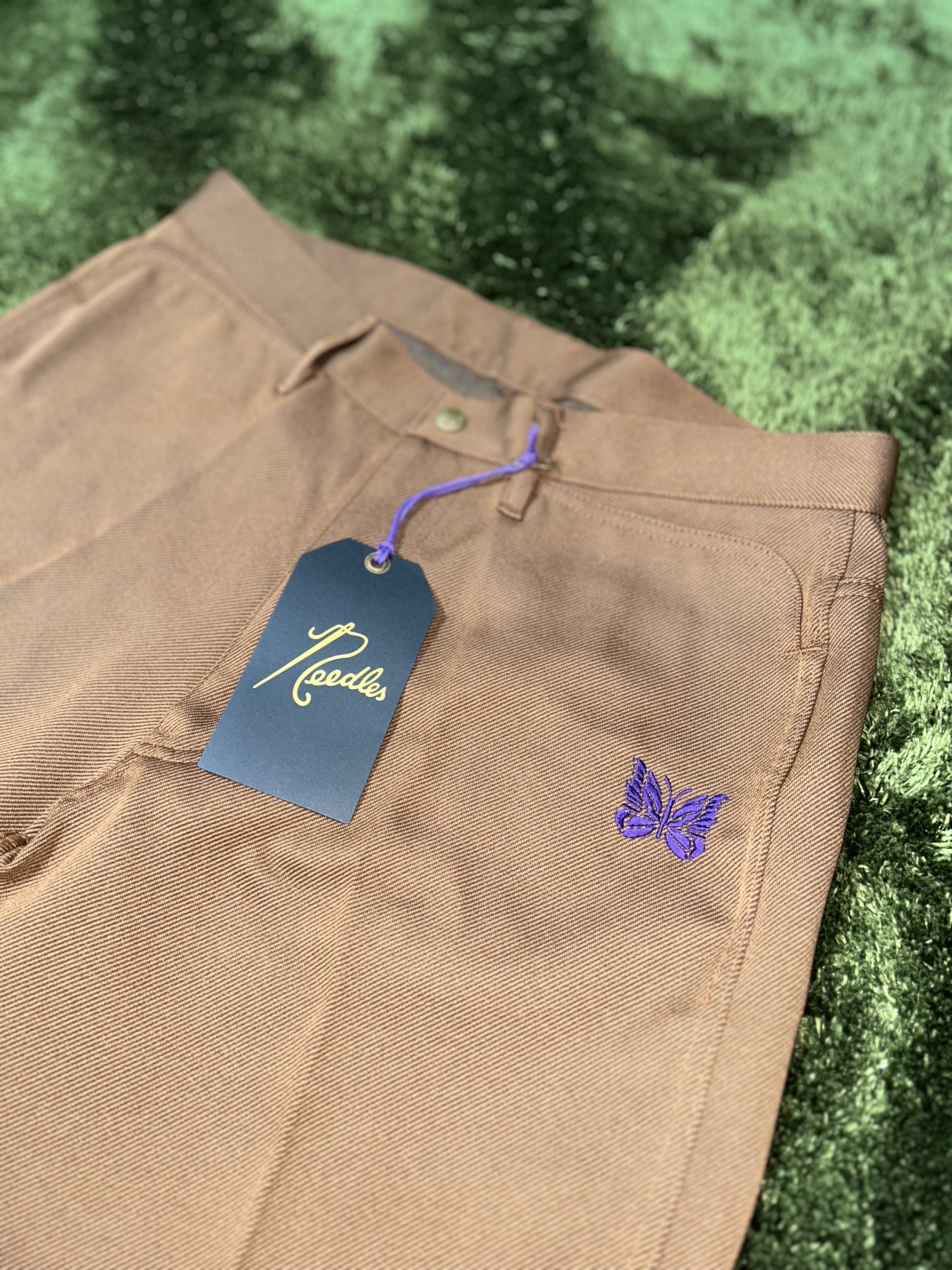 Needles Poly Twill Straight Pants Brown 착용 스타일 - 1