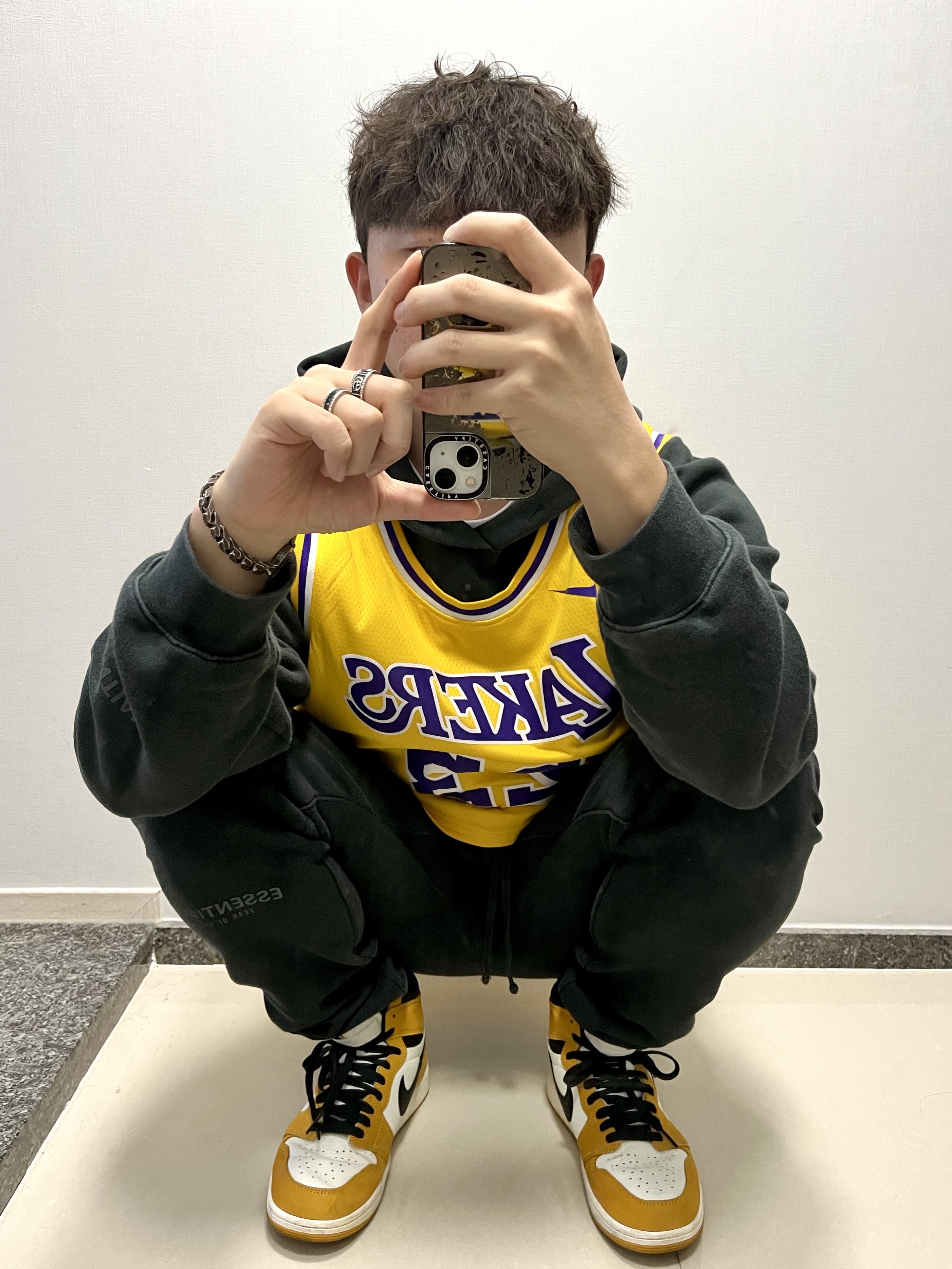 Essentials Pull-Over Hoodie Black - 21SS, Essentials Sweatpants Black - 21SS 착용 스타일
