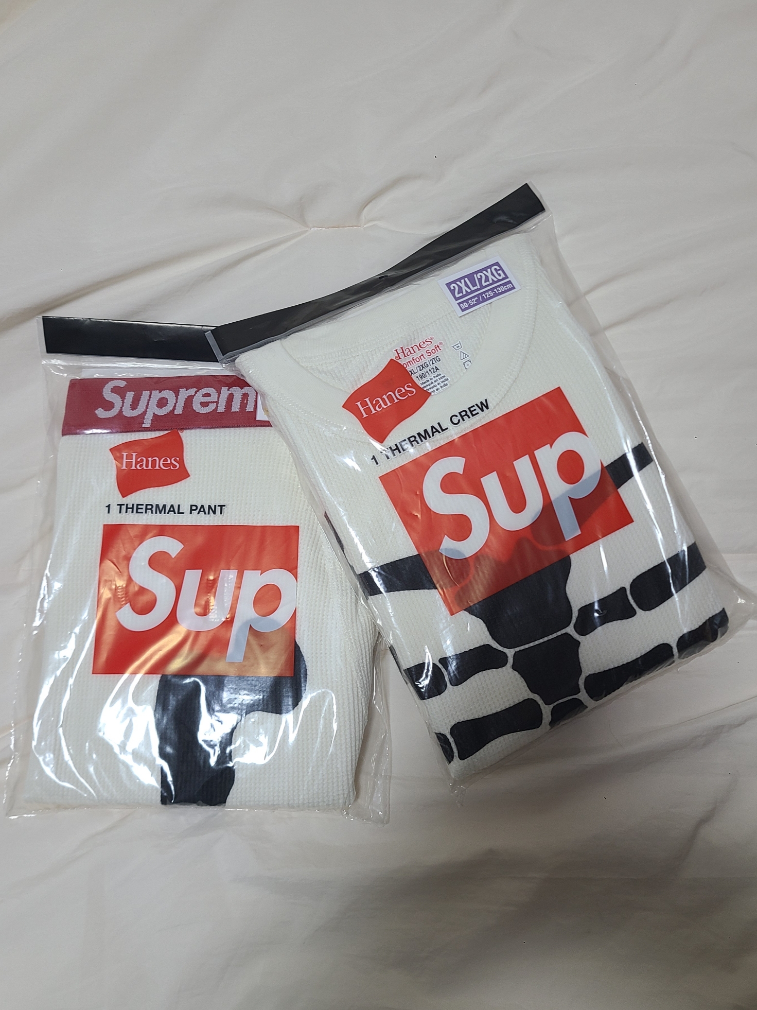 Supreme Hanes Bones Thermal Crew Natural (1 Pack) 착용 스타일 - 1