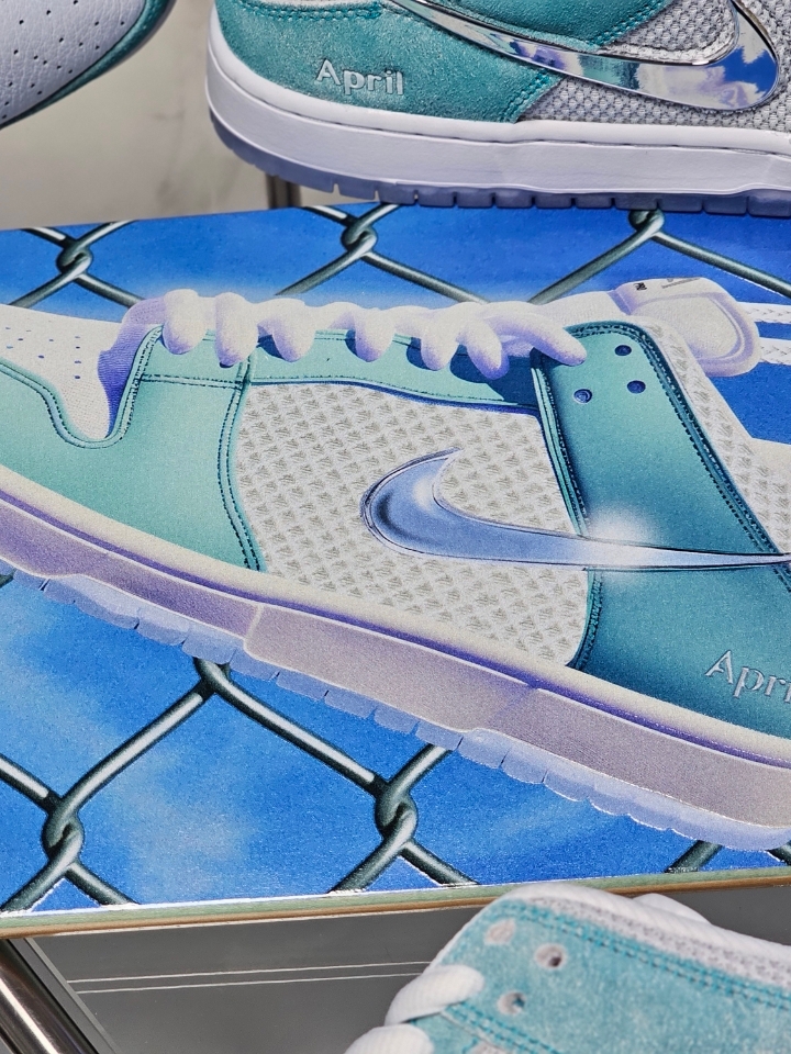 Nike x April Skateboards SB Dunk Low Pro QS Racer Blue Metallic Silver 착용 스타일 - 6