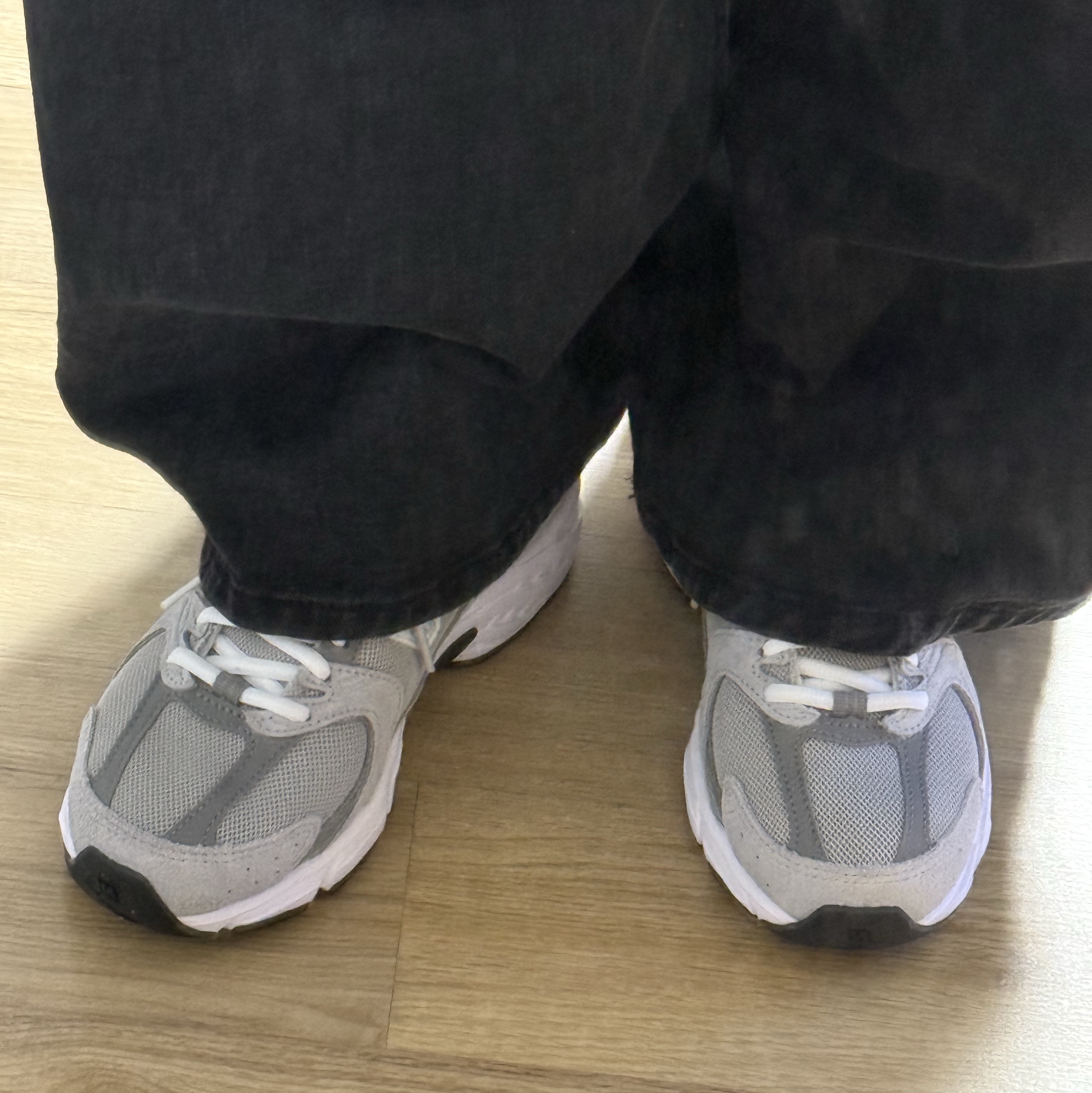 New Balance 530 Grey 착용 스타일 - 2