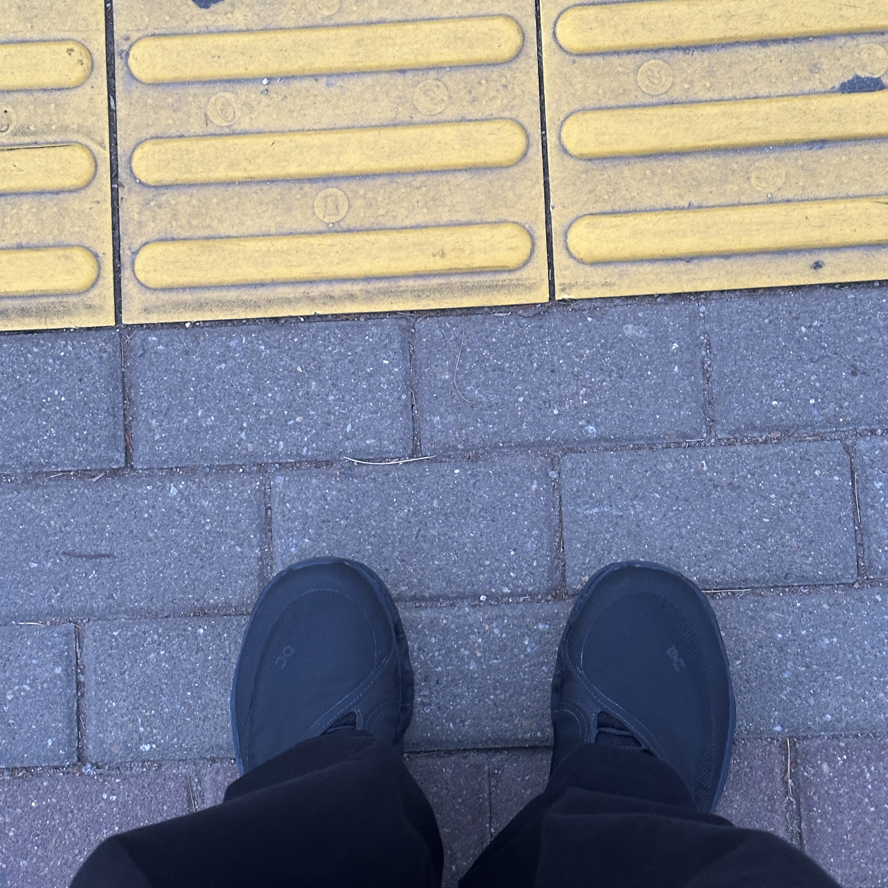 On Running x Post Archive Faction (Paf) Cloudmonster 2 Black Magnet 착용 스타일