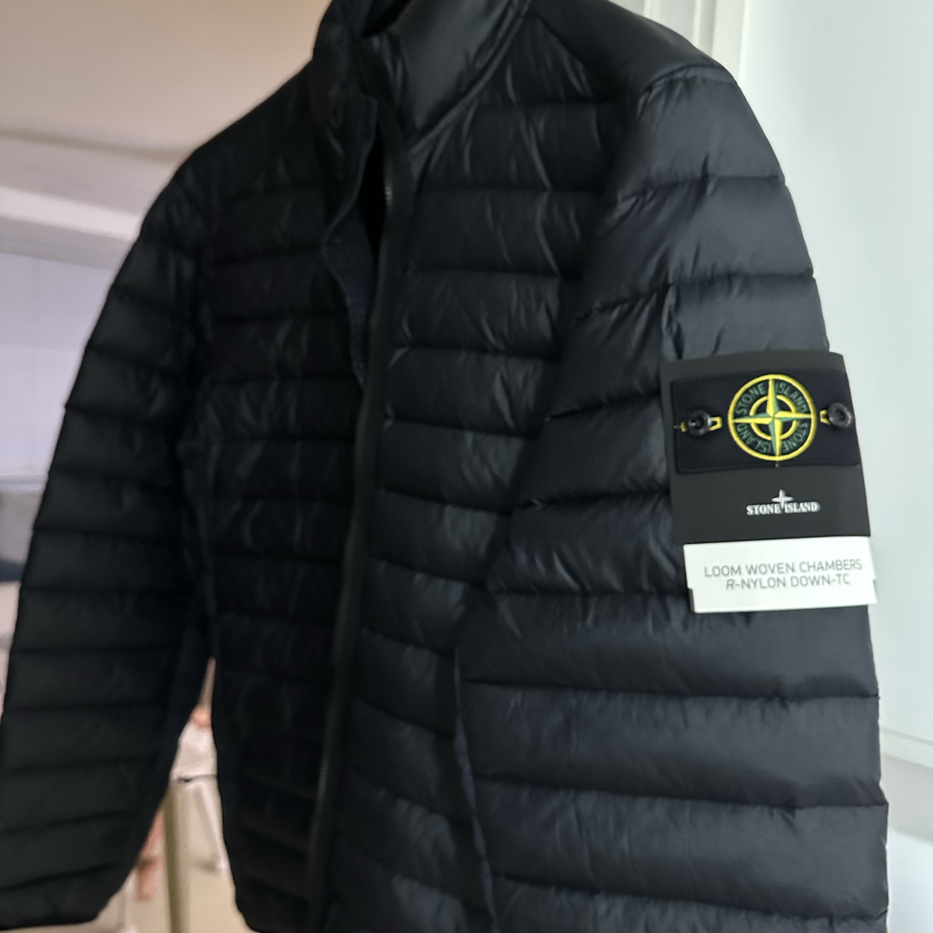 Stone Island 41524 Loom Woven Chambers R-Nylon Down-TC Garment Dyed Packable Jacket Navy Blue - 22FW 착용 스타일
