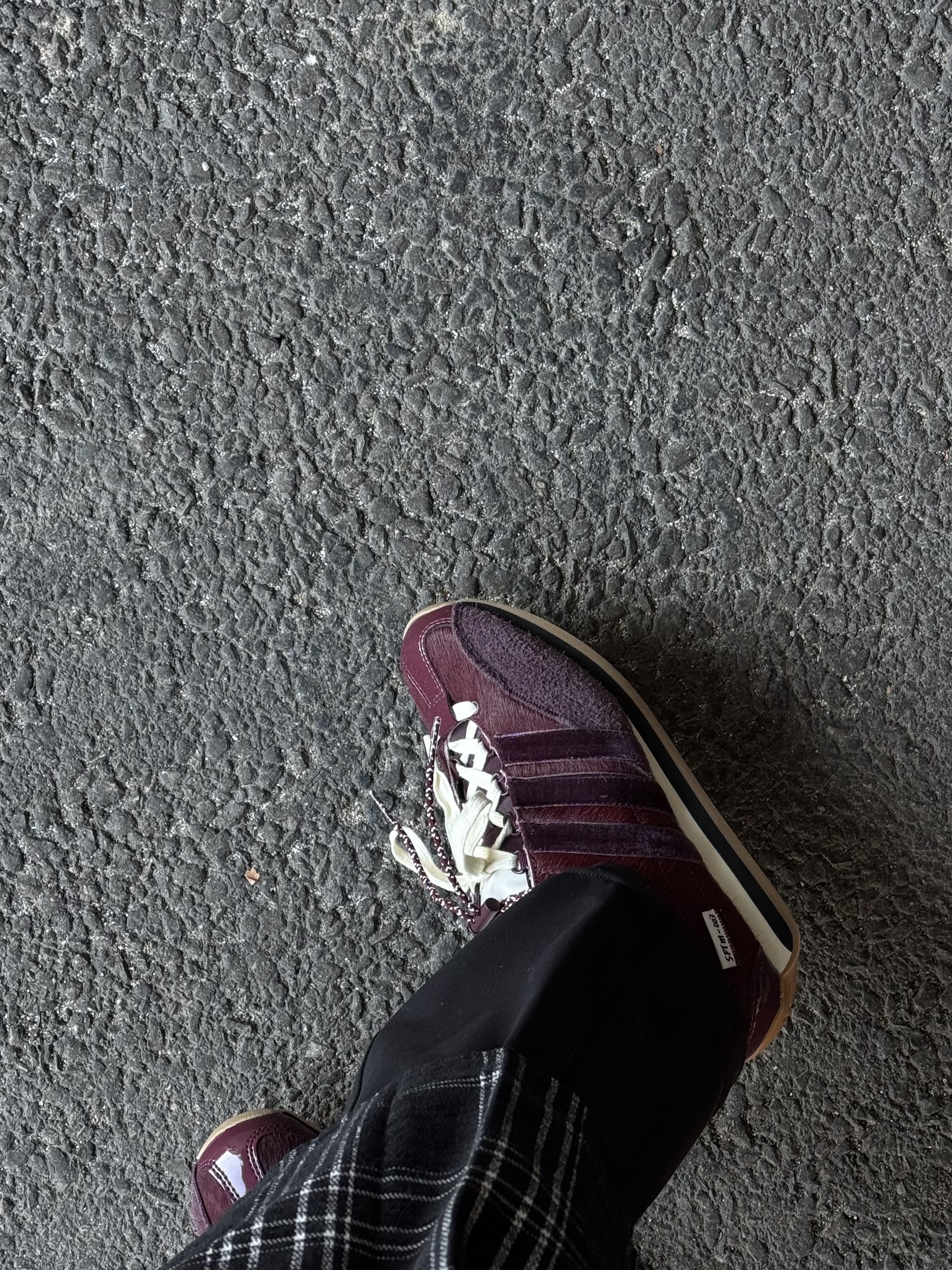 Adidas x Song for the Mute Country OG Maroon Core Black 착용 스타일 - 2