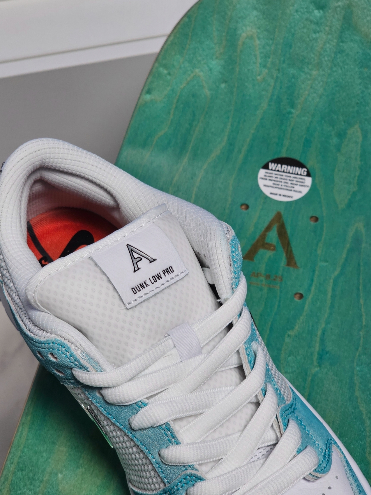 Nike x April Skateboards SB Dunk Low Pro QS Racer Blue Metallic Silver 착용 스타일 - 8