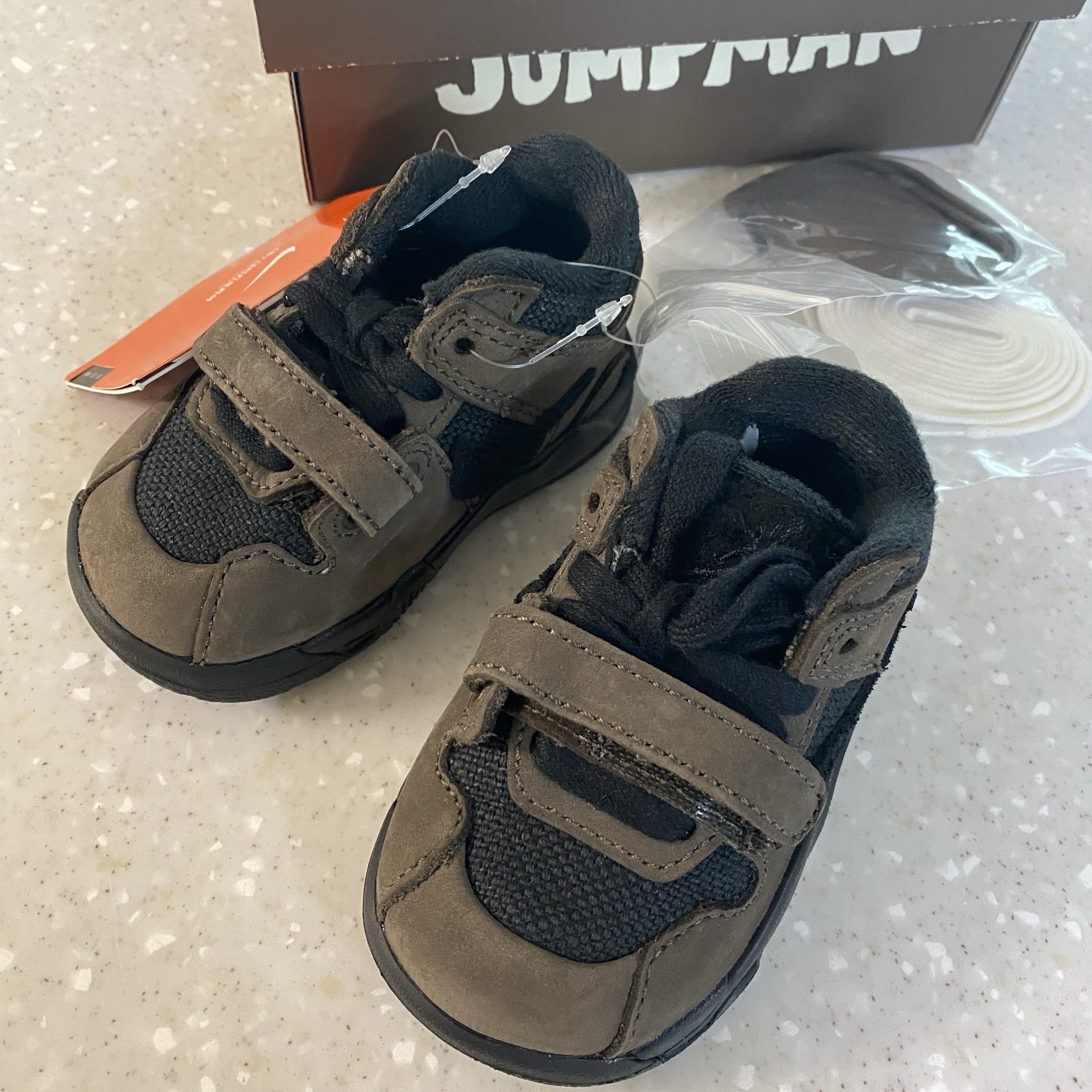 (TD) Jordan x Travis Scott Jumpman Jack TR Black and Dark Mocha 착용 스타일
