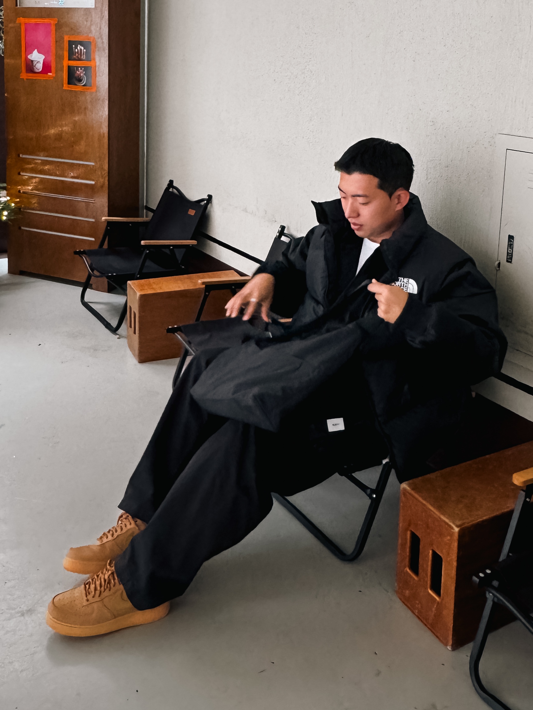 The North Face 1996 Retro Nuptse Vest Black, Nike Air Force 1 '07 WB Flax 착용 스타일 - 2