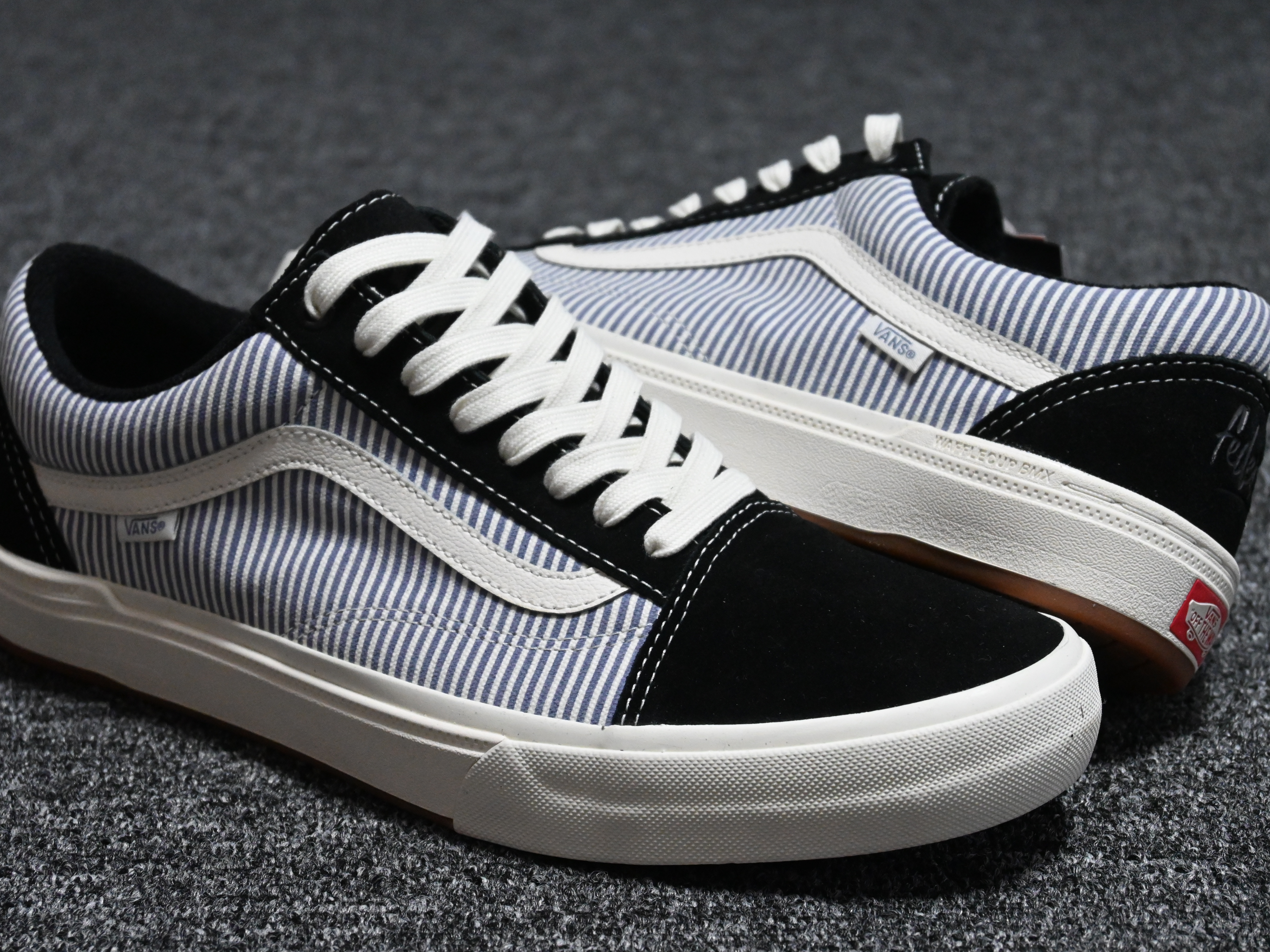 Vans x Federal BMX Old Skool Black Blue Pinstripe 착용 스타일