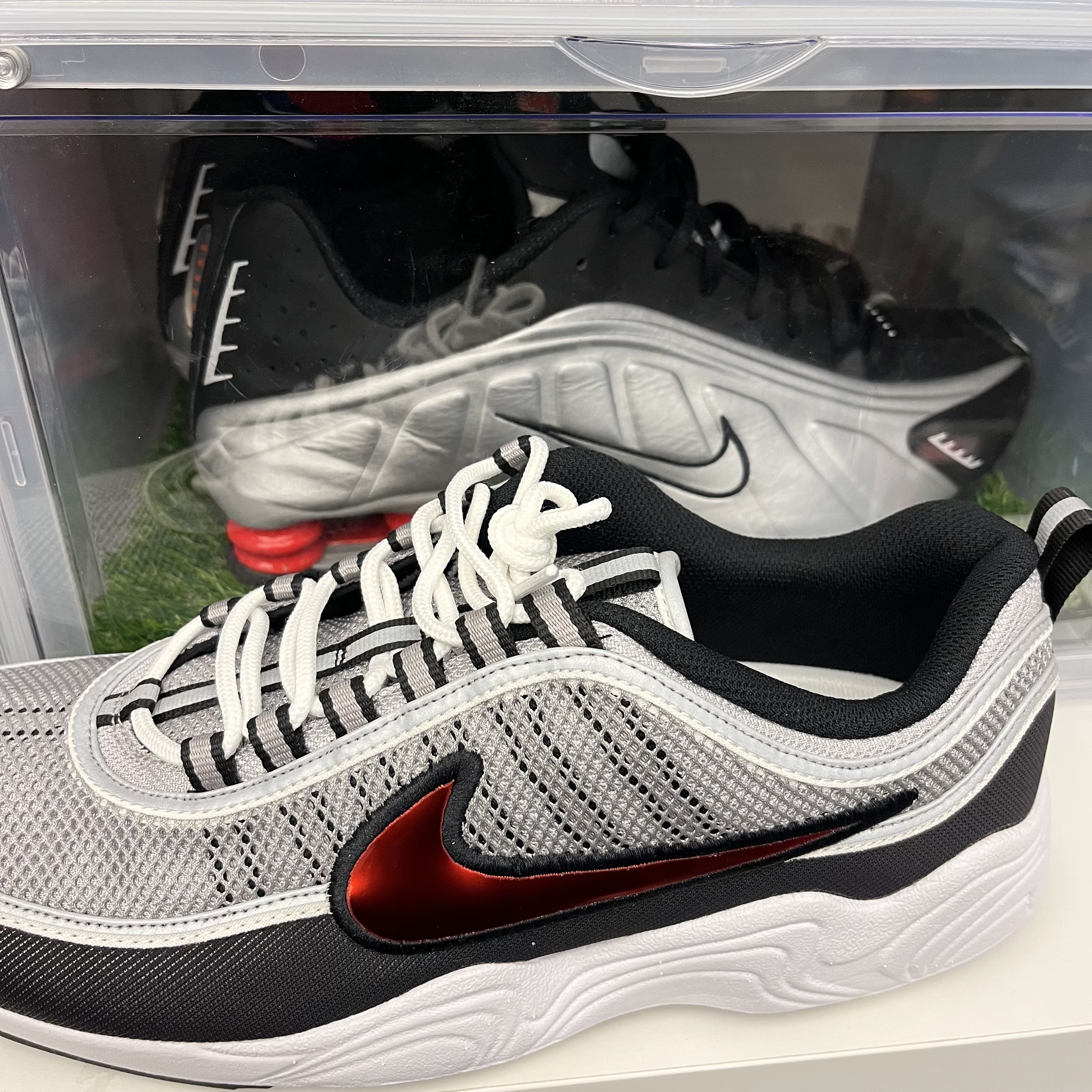 Nike Air Zoom Spiridon Metallic Silver and Sport Red 2024 착용 스타일