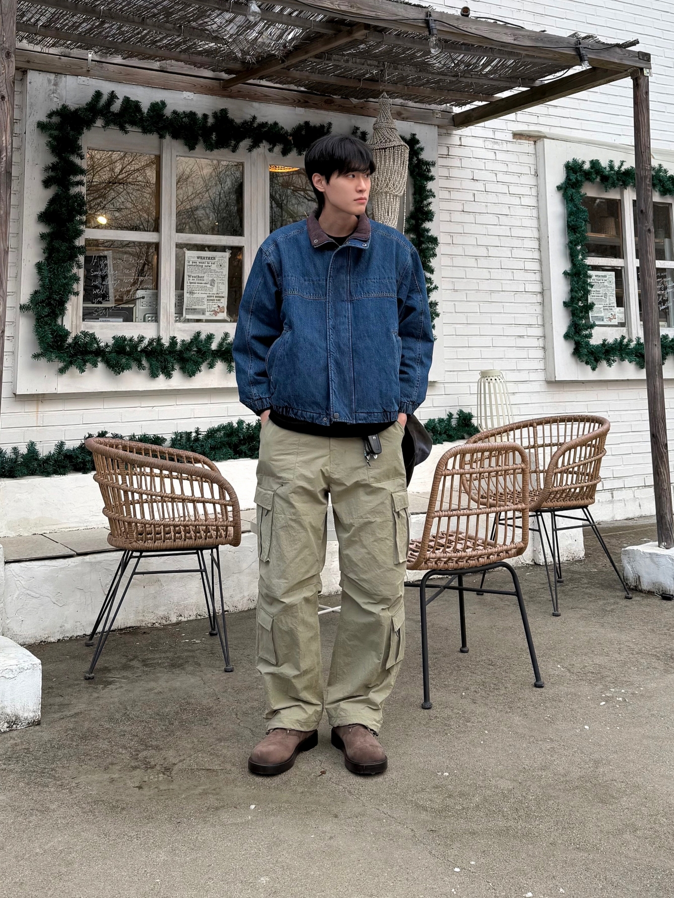 Dr. Martens 1461 Crazy Horse Dark Brown, Timberland x Thisisneverthat 6 inch Boot Brown - Wide 착용 스타일 - 1