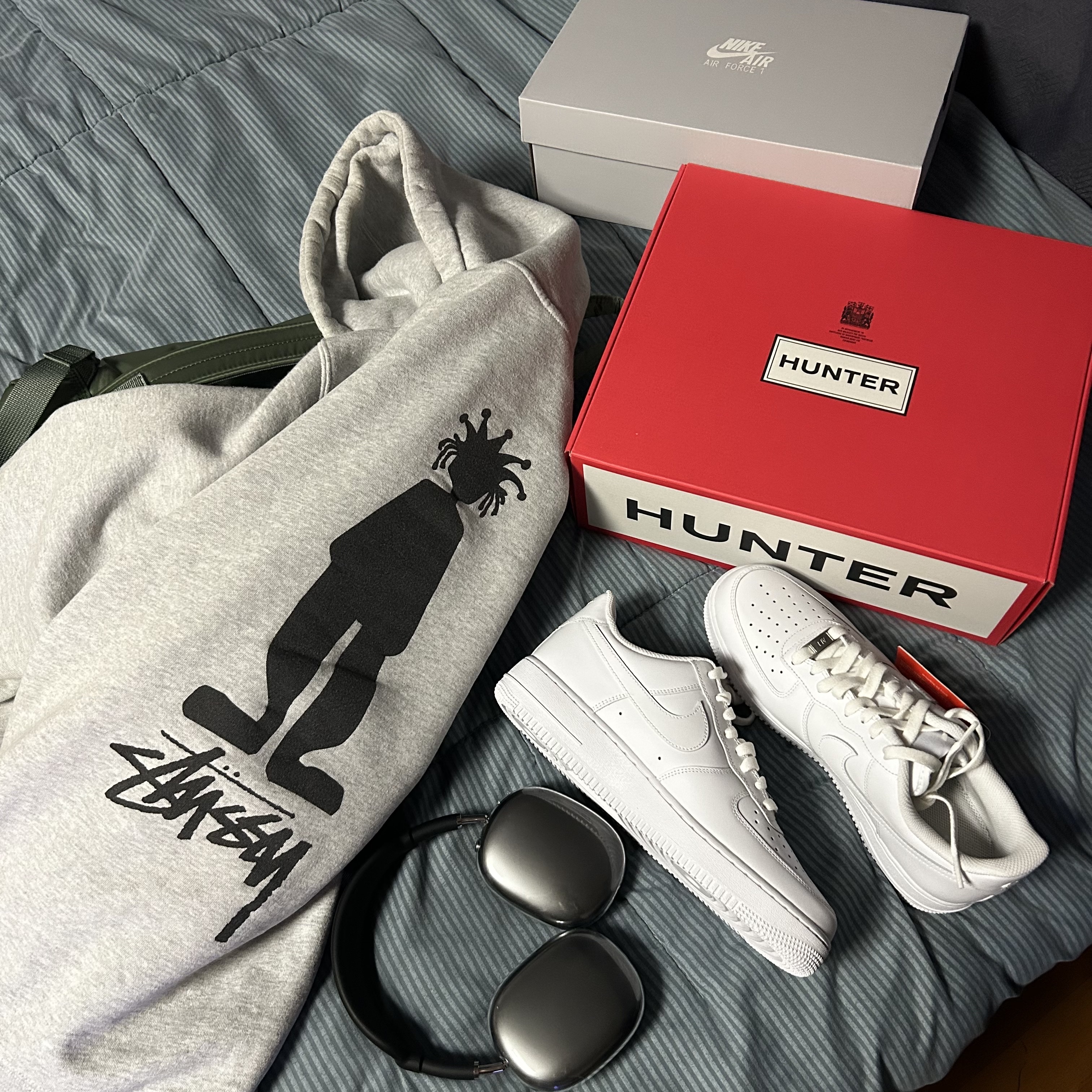 Nike Air Force 1 '07 Low White, Apple AirPods Max Lightning Space Gray (Korean Ver.) 착용 스타일