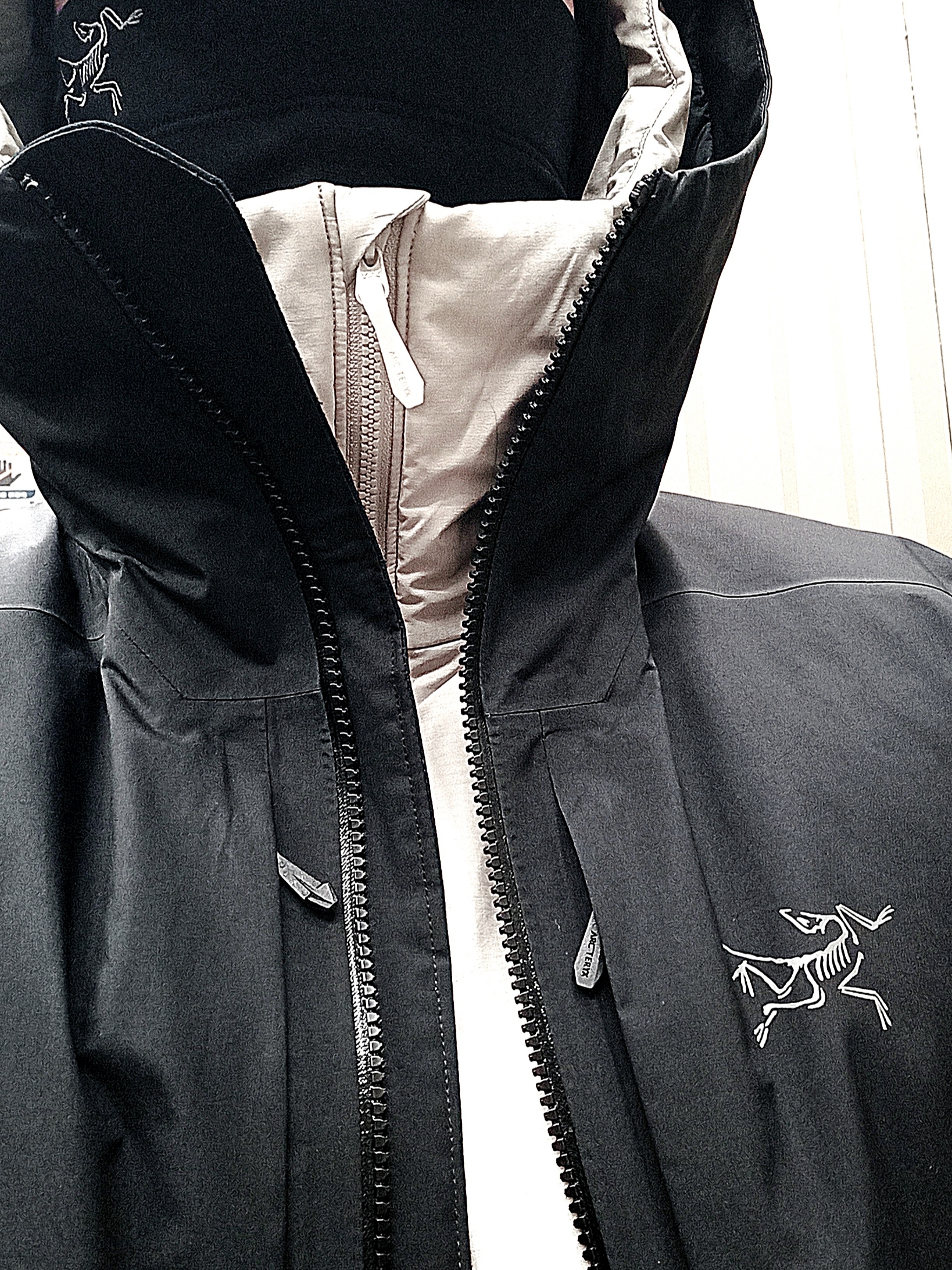 Arc'teryx Small Bird Cap Black, Arc'teryx Rho Lightweight Wool Neck Gaiter Black 착용 스타일 - 4