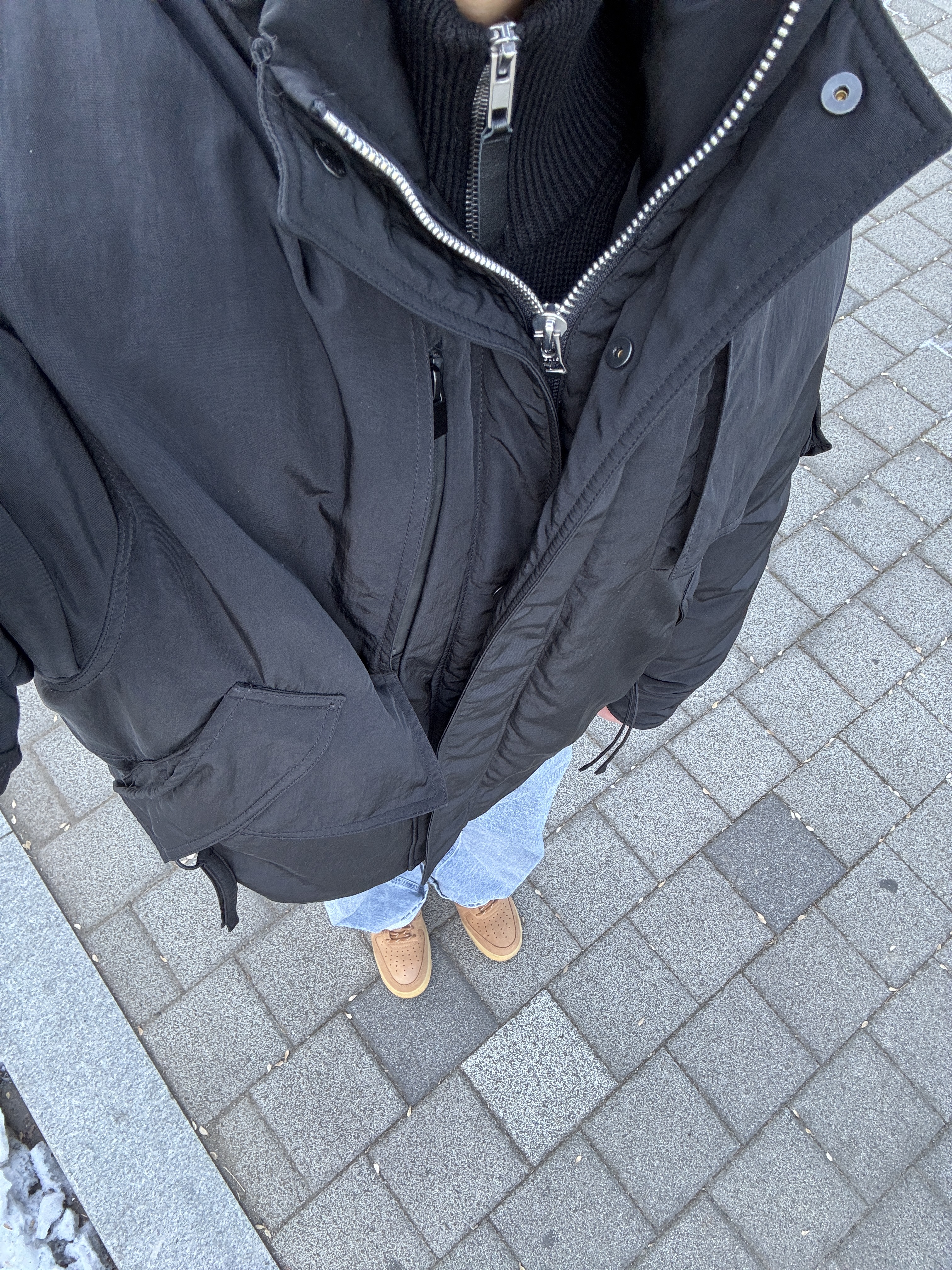 Nike Air Force 1 '07 WB Flax, Maison Margiela Knit Zip Up Cardigan Black 착용 스타일