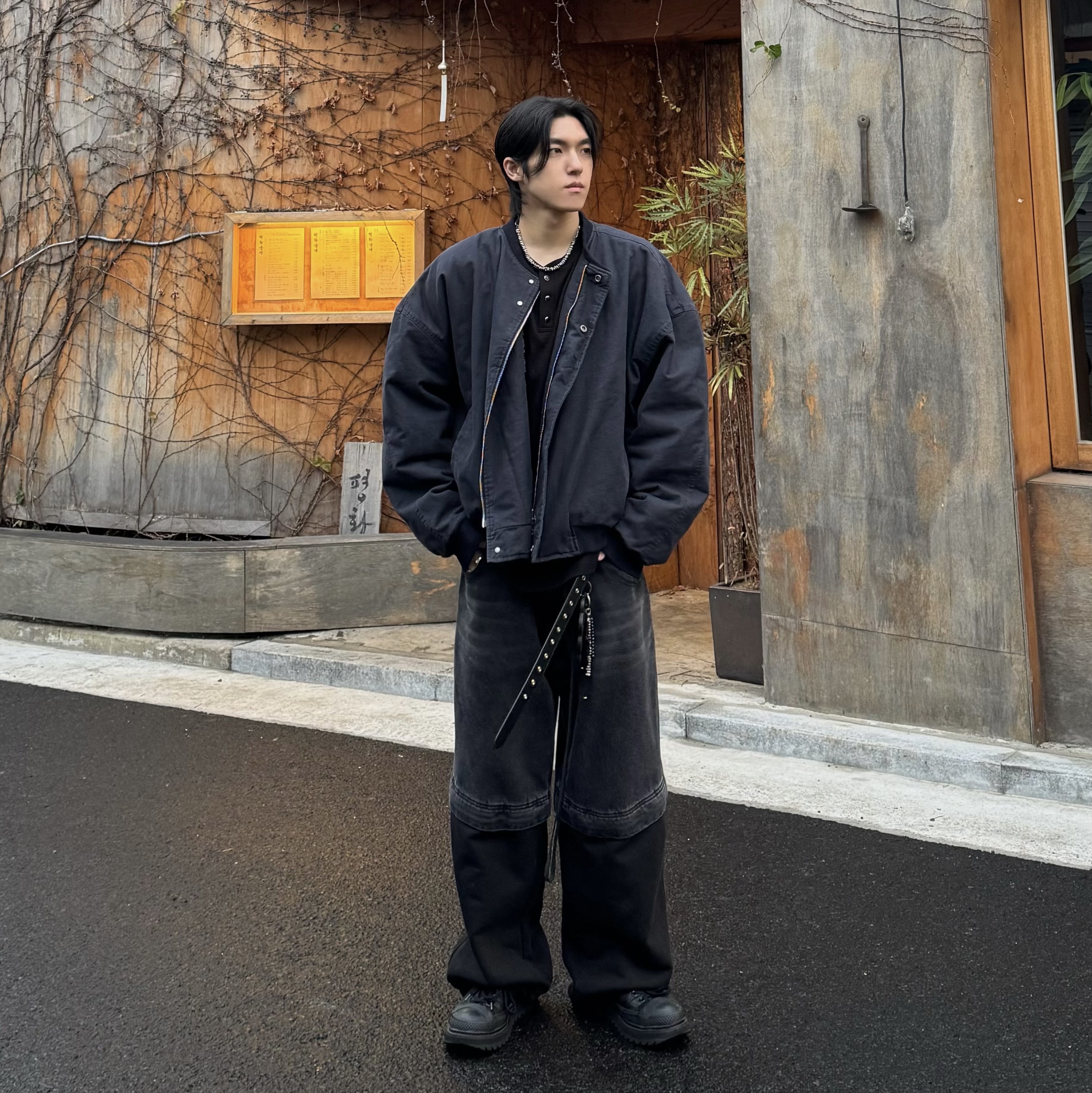 Nonnod Sulfur Dye Serge Bomber Jacket Vintage Navy Black, MJD Washed Detachable Baggy Pants Black 착용 스타일