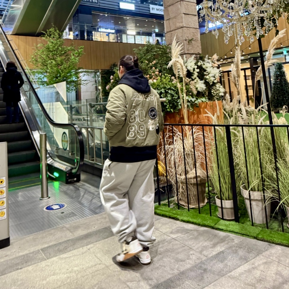 Jordan x Travis Scott Jumpman Jack TR Sail and Dark Mocha, Jordan x Travis Scott Jumpman Jack TR Black and Dark Mocha 착용 스타일 - 2