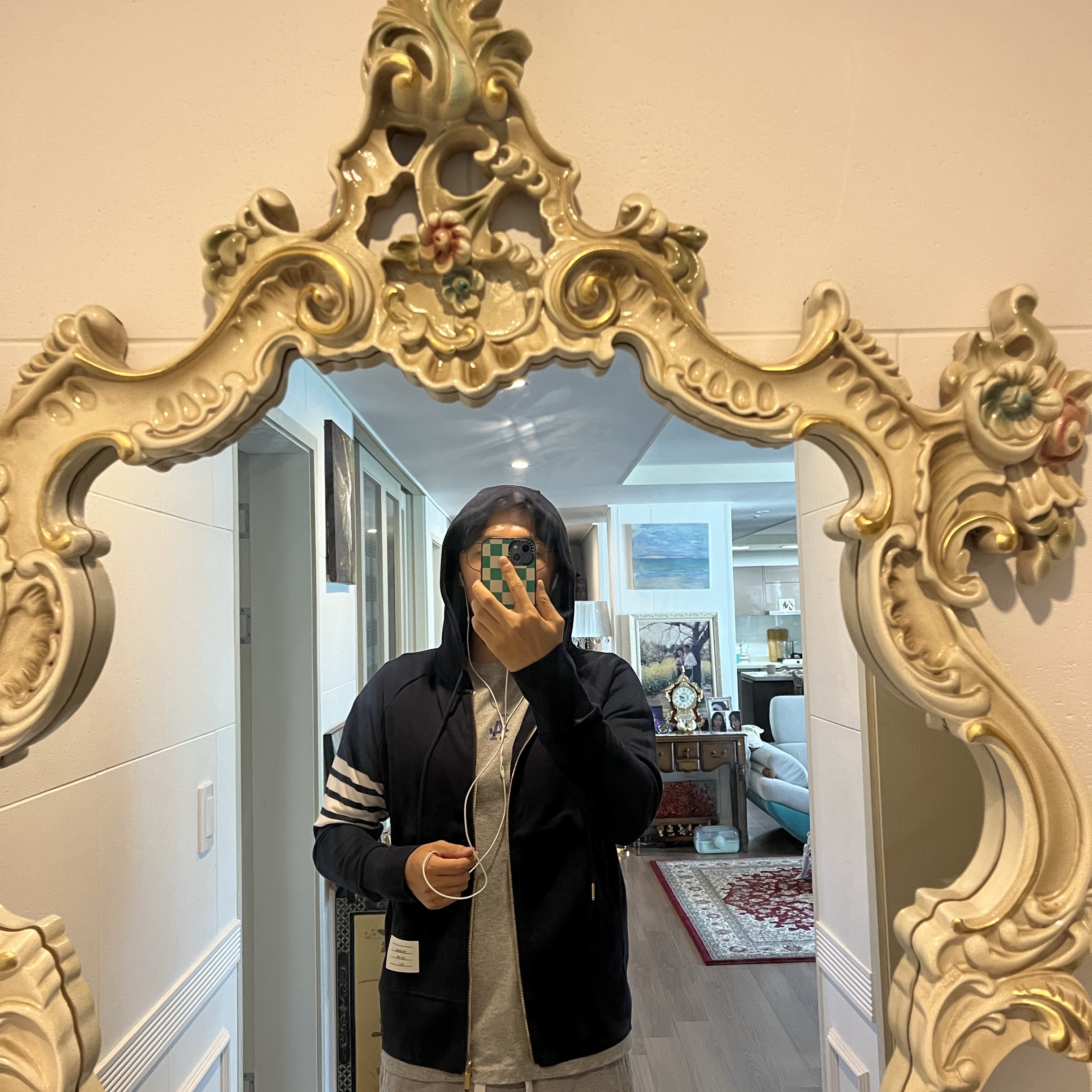 Thom Browne Engineered 4-Bar Zip Hoodie Navy 착용 스타일