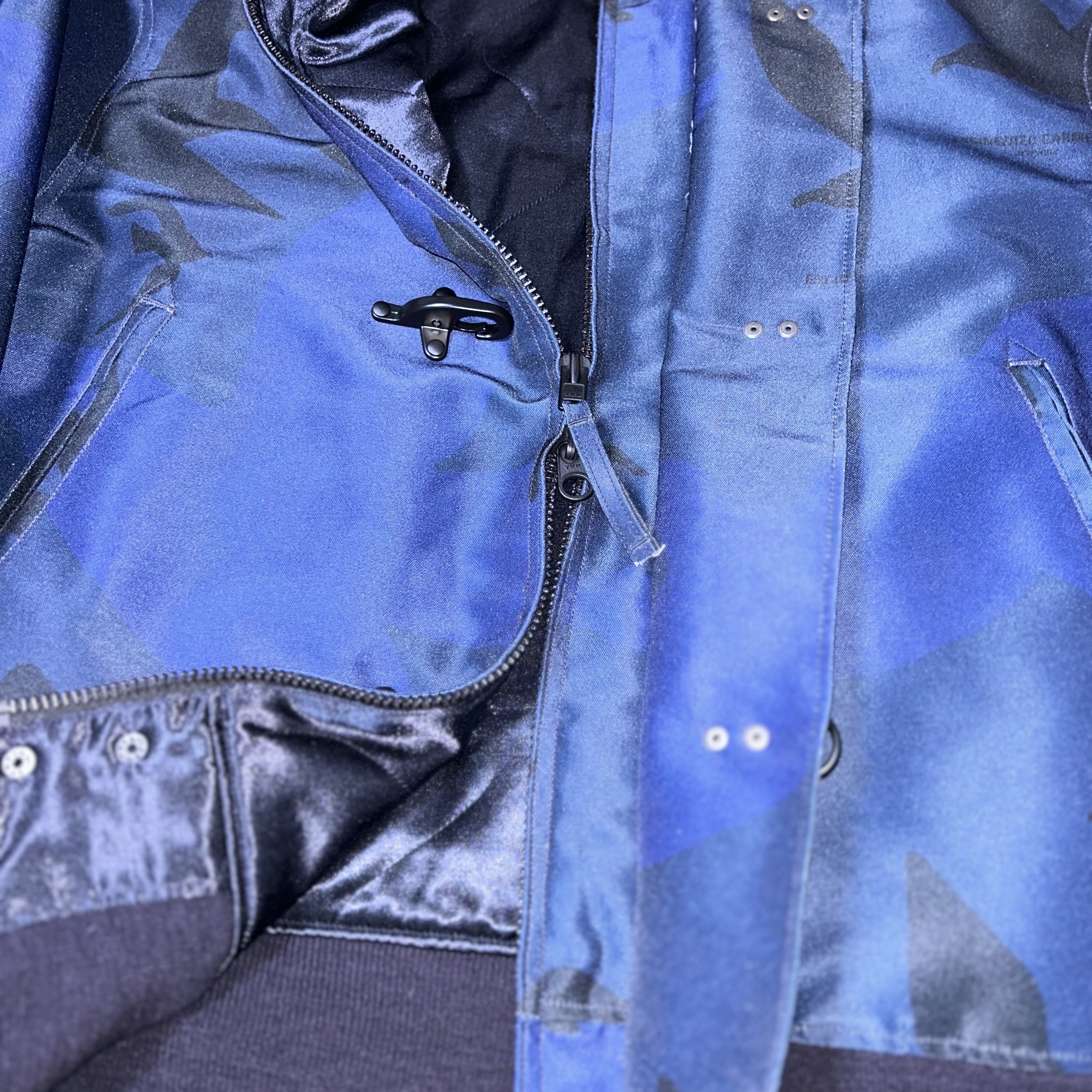 Engineered Garments Poly Seagull Print Oxford Deck Jacket Navy 착용 스타일 - 4