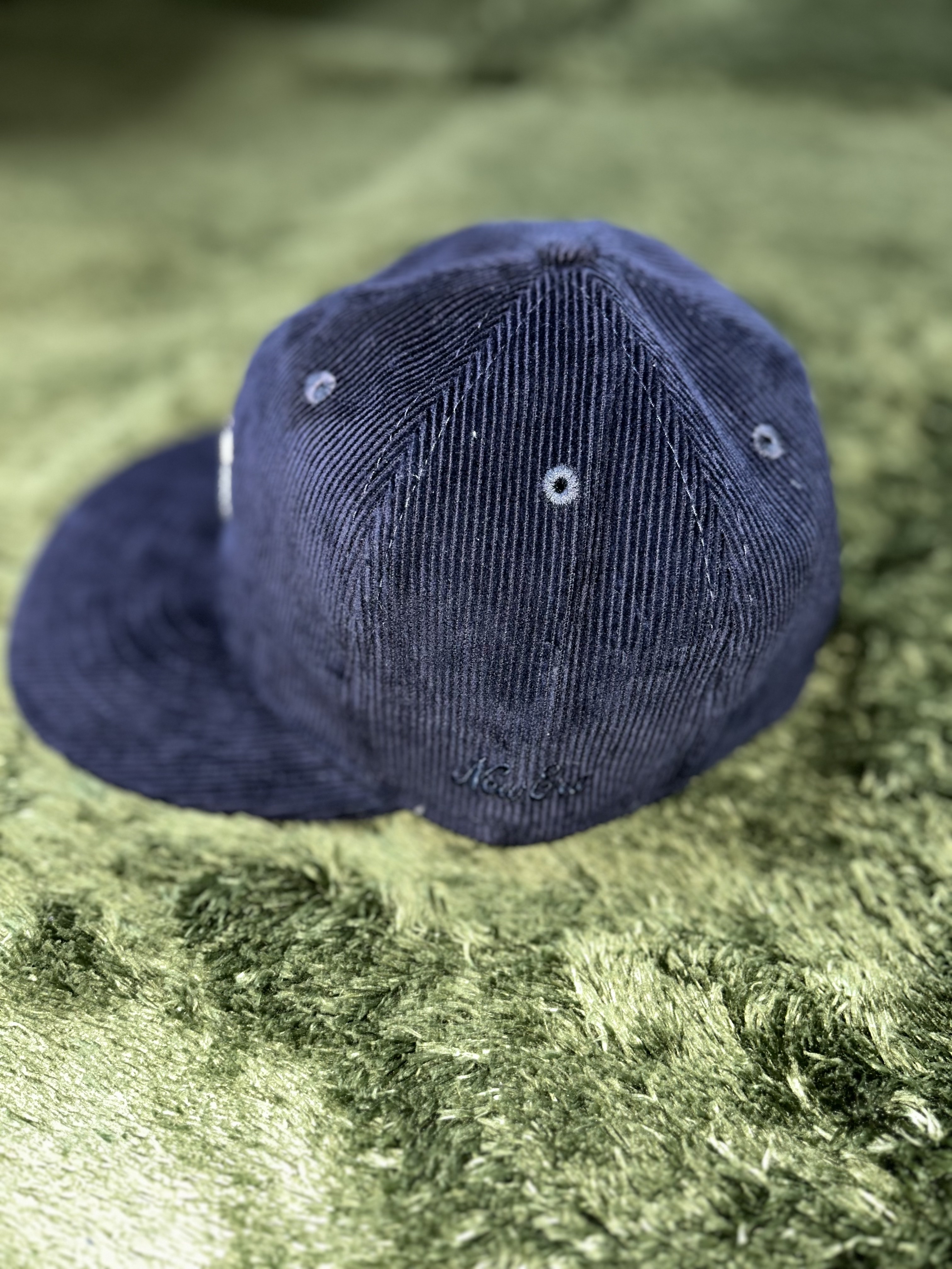 New Era x Fear of God 59FIFTY Corduroy Size Cap Navy 착용 스타일 - 2