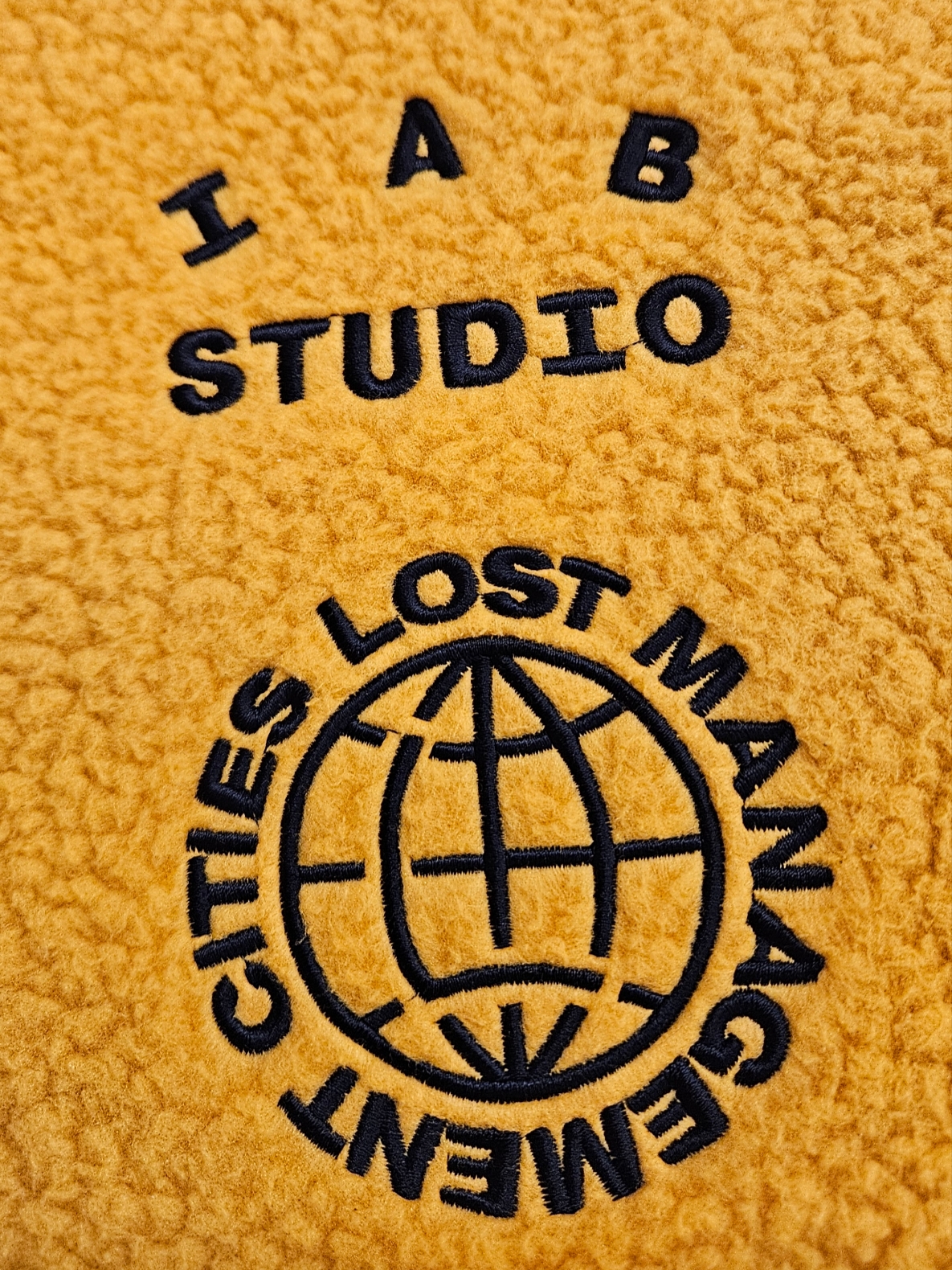 IAB Studio x LMC Boa Fleece Hoodie Yellow 착용 스타일