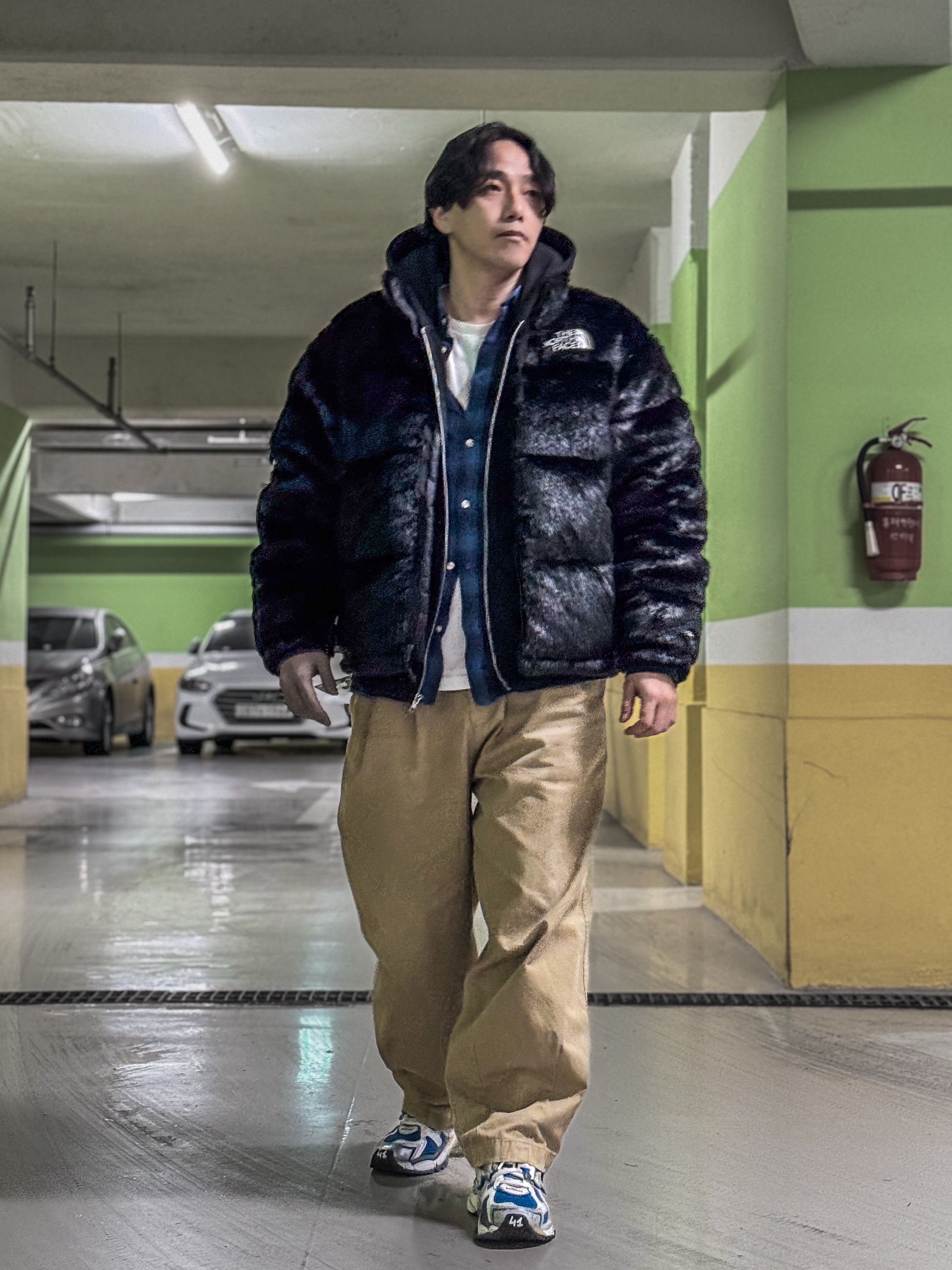 Supreme Small Box Zip Up Hooded Sweatshirt Black - 21SS, Supreme x The North Face Faux Fur Nuptse Jacket Black - 20FW 착용 스타일