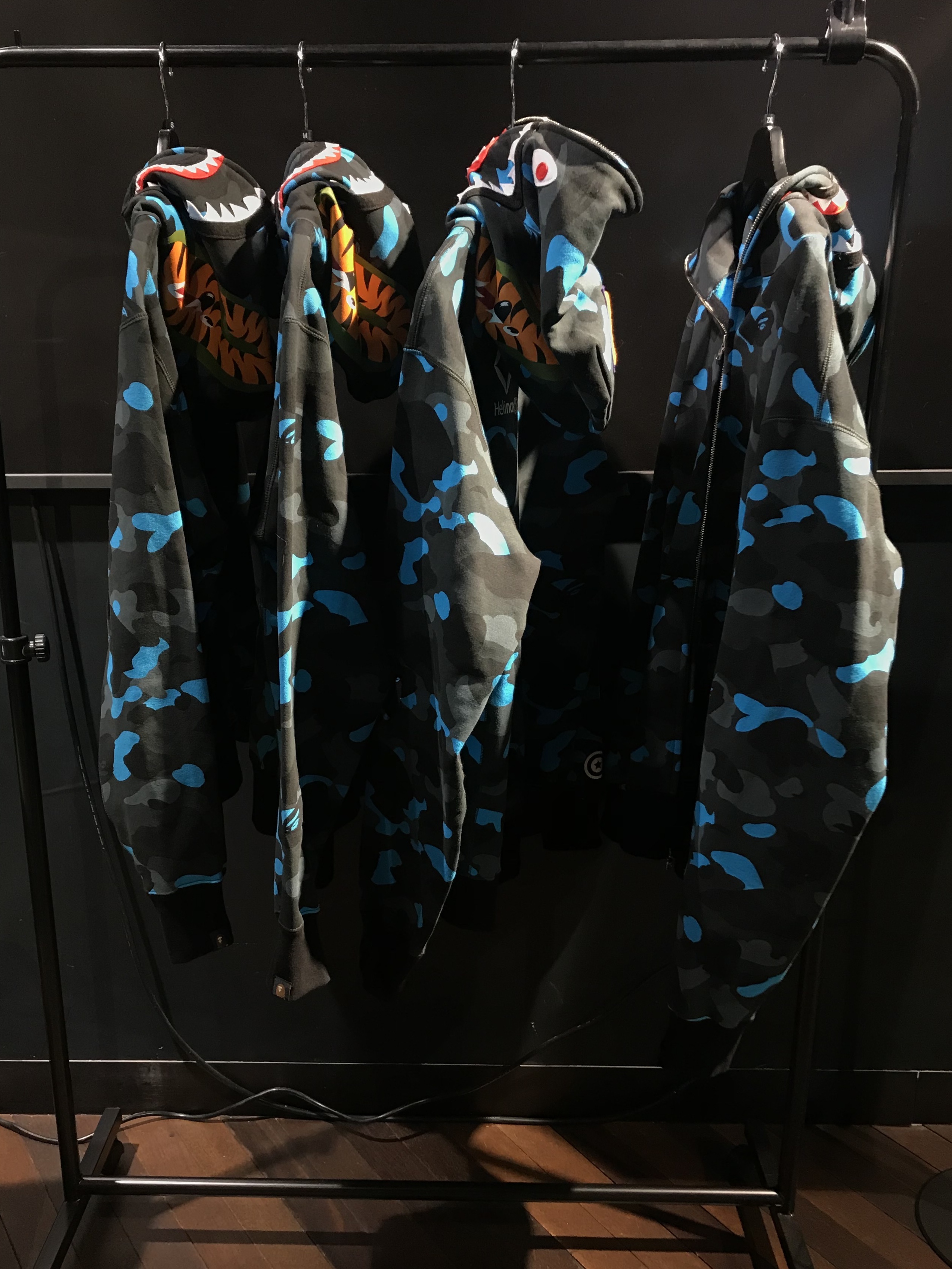 BAPE x Helinox 15th Anniversary Shark Full Zip Hoodie Black 착용 스타일