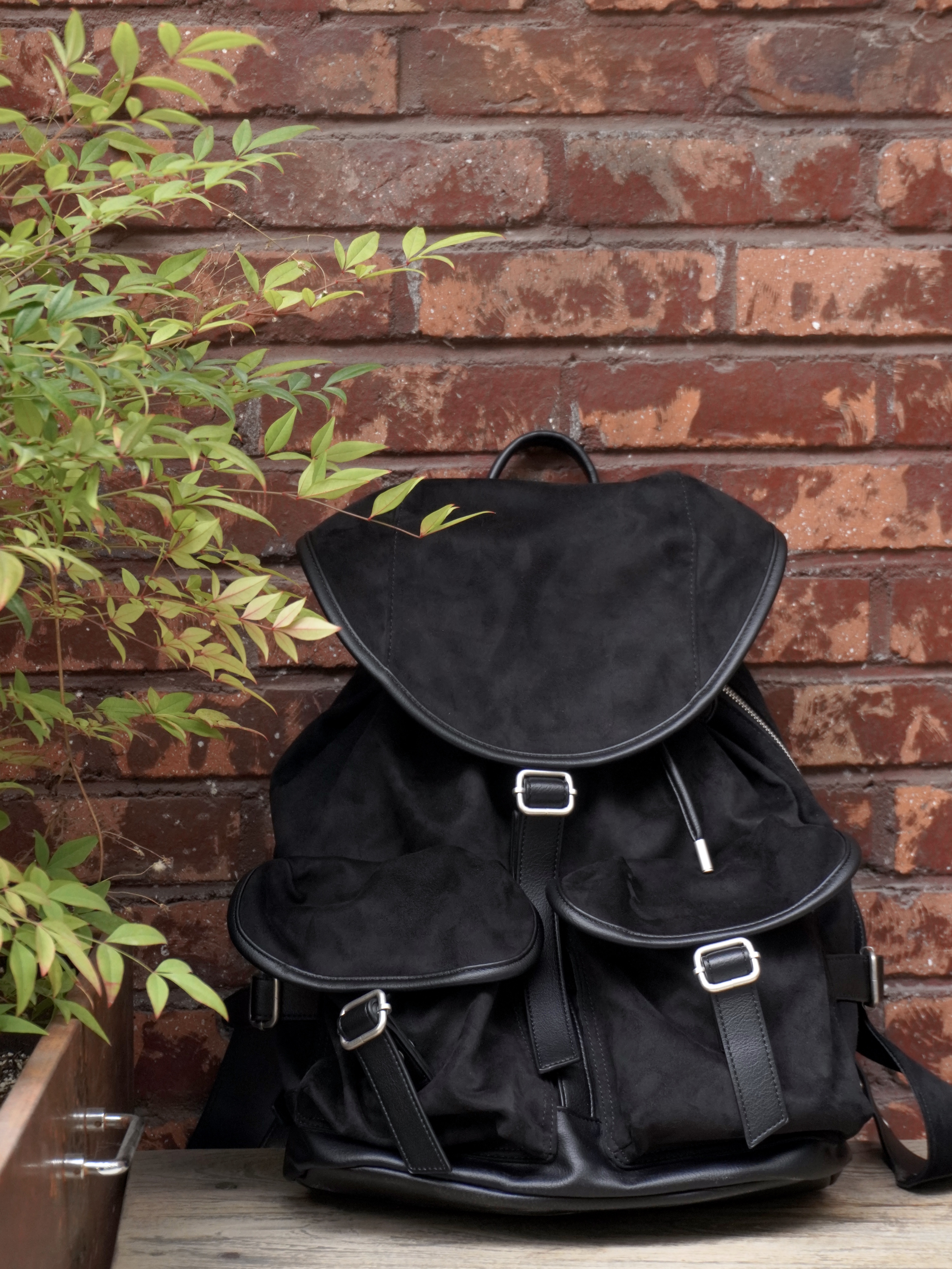 LEARVE Albert Suede Rucksack Black, Haleine Oversized Military Long Parka Black (VJ312) 착용 스타일 - 5