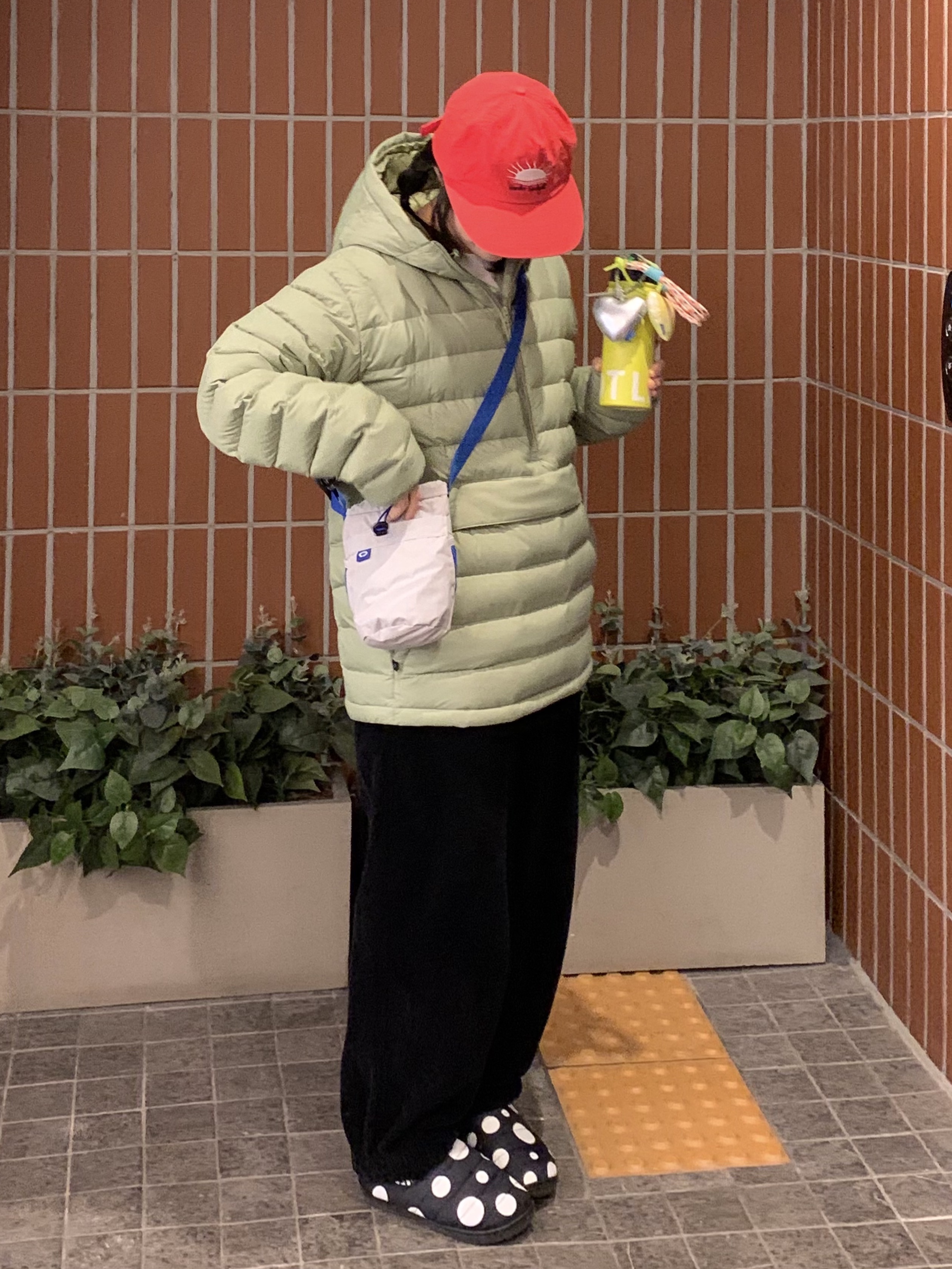 Subu Down Sandal Cream Snow Dot, Thisisneverthat Pertex Down Pullover Olive 착용 스타일 - 1