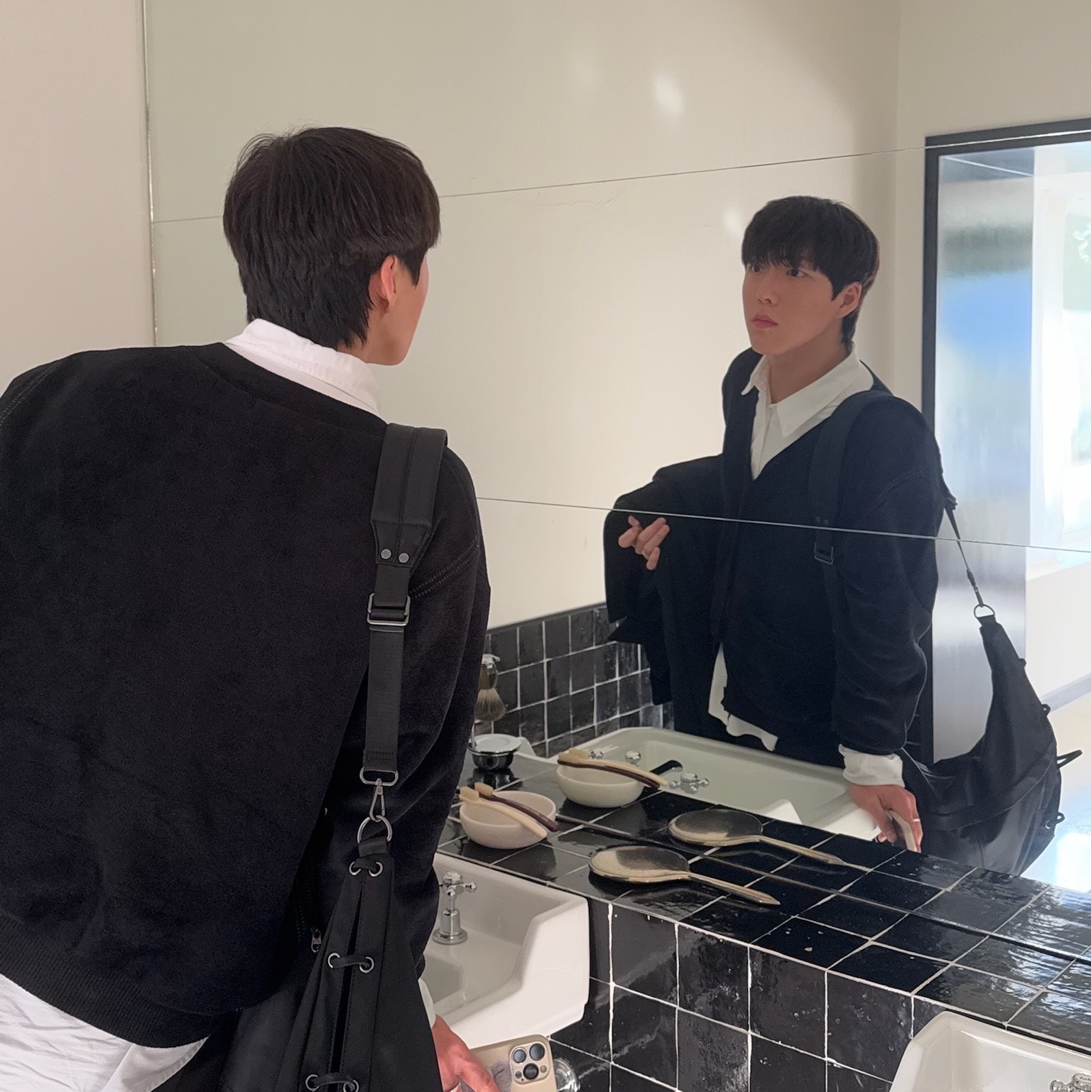 (W) Nothing Written Single Oversized Wool Jacket Dark Navy 착용 스타일 - 1