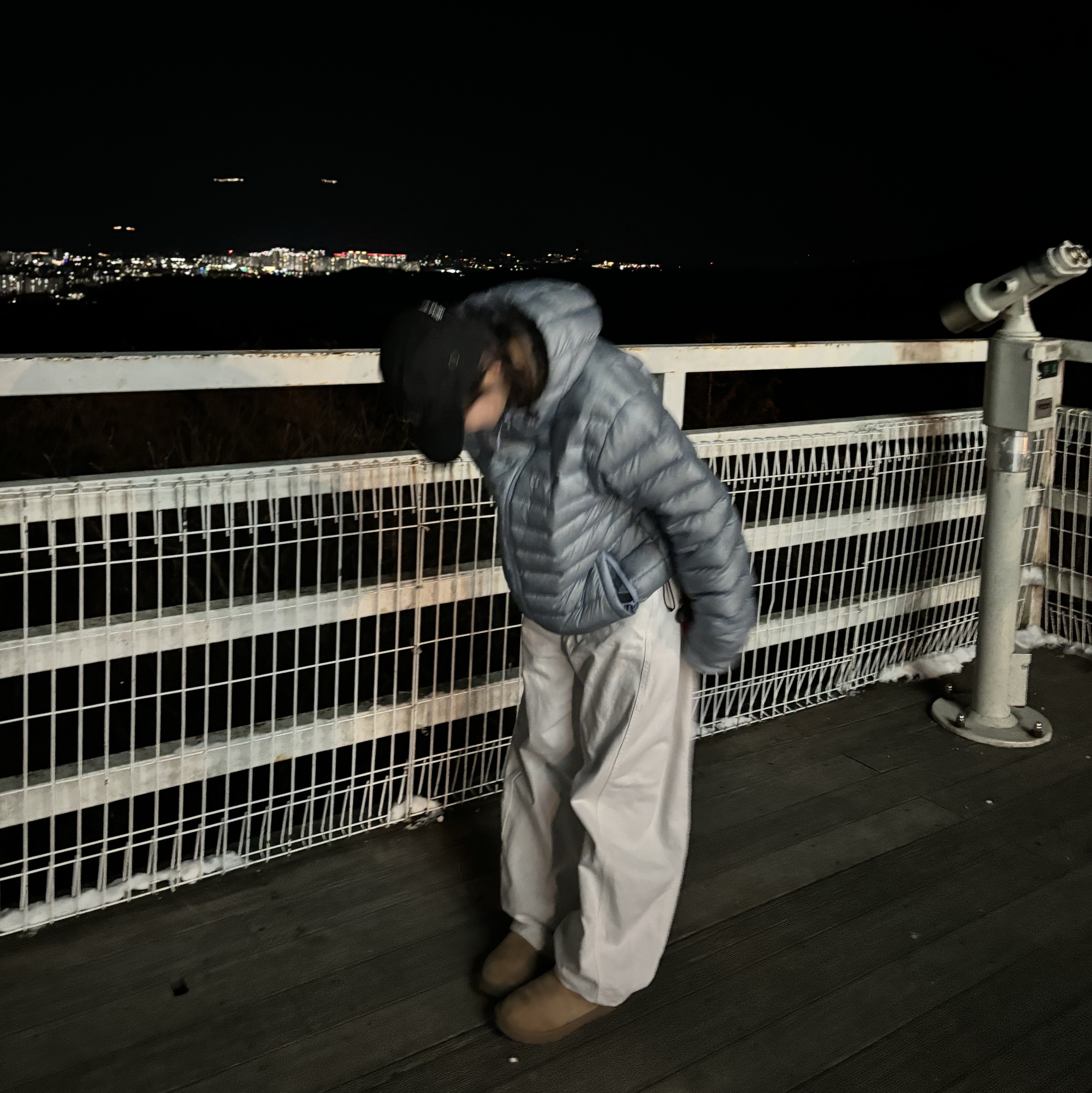 Sansan Gear Suffix Puffer Jacket Sky Blue - 24FW, Supreme Military Camp Cap Black - 24SS 착용 스타일 - 3