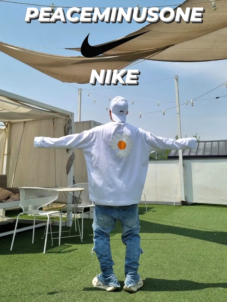 Nike x Peaceminusone LS T-Shirt White (DR0098-100), Adidas Yeezy Foam RNNR Sand 착용 스타일