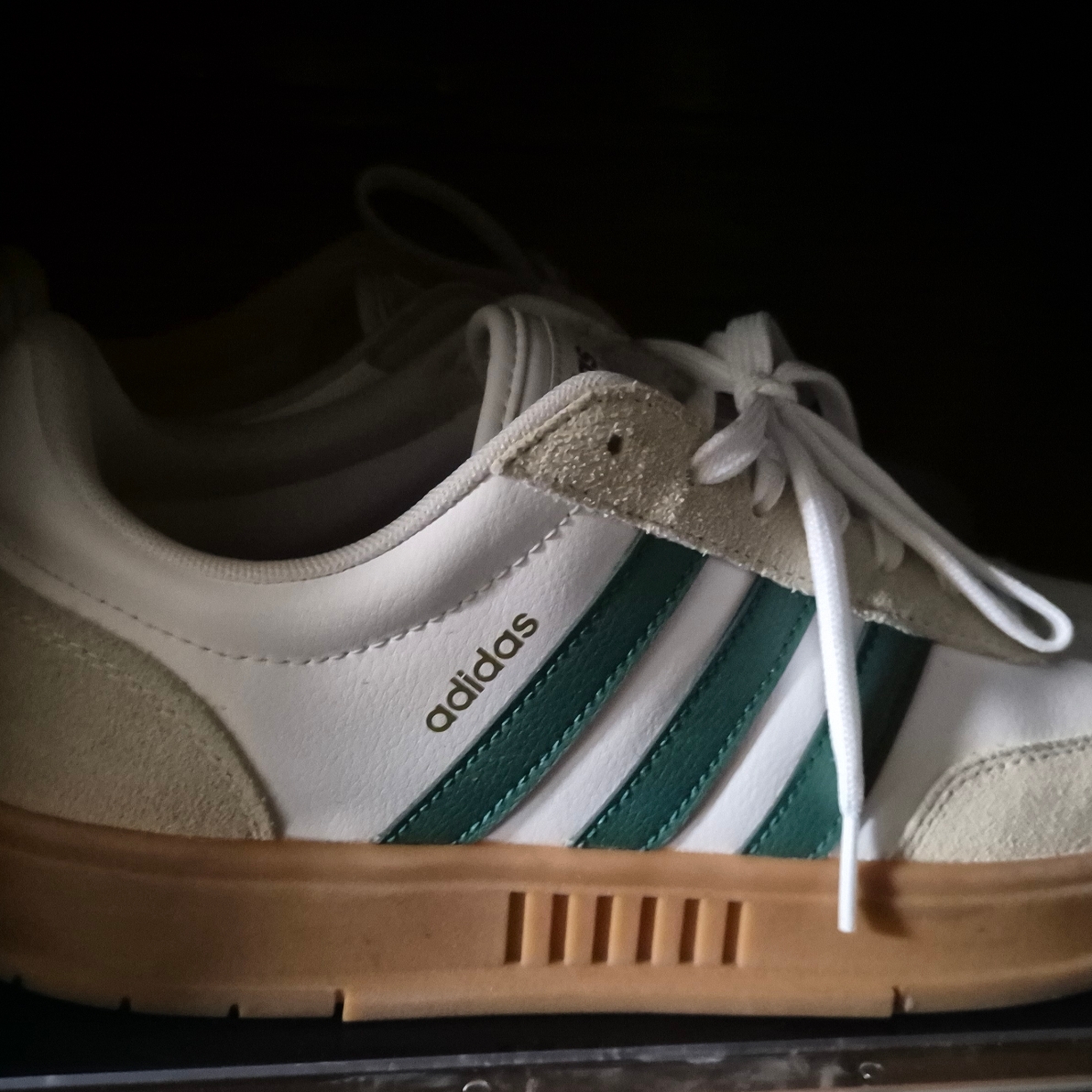 Adidas Gradas Collegiate Green 착용 스타일