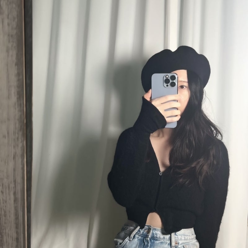Vivienne Westwood Uni Colour Beret Black 착용 스타일