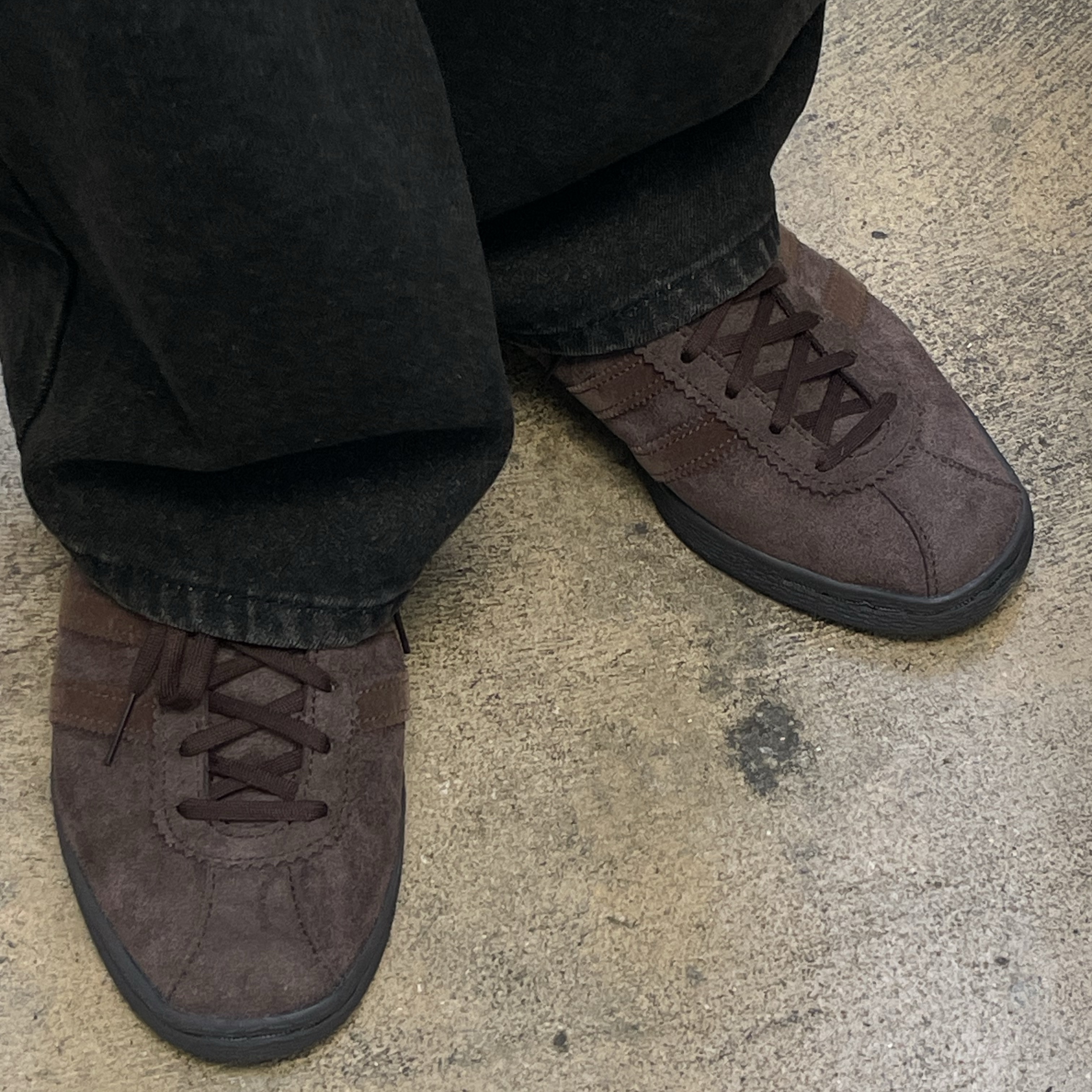 Adidas Tobacco Gruen Dark Brown 착용 스타일
