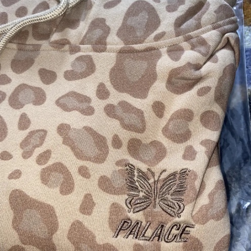 Palace x Needles Hood Sand - 24FW 착용 스타일 - 1