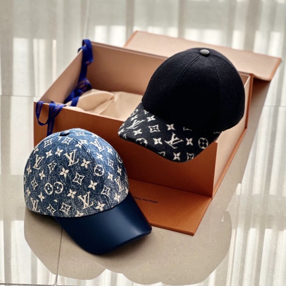 Louis Vuitton Endless Cap Black, Louis Vuitton Reykjavik Muffler Black 착용 스타일 - 2