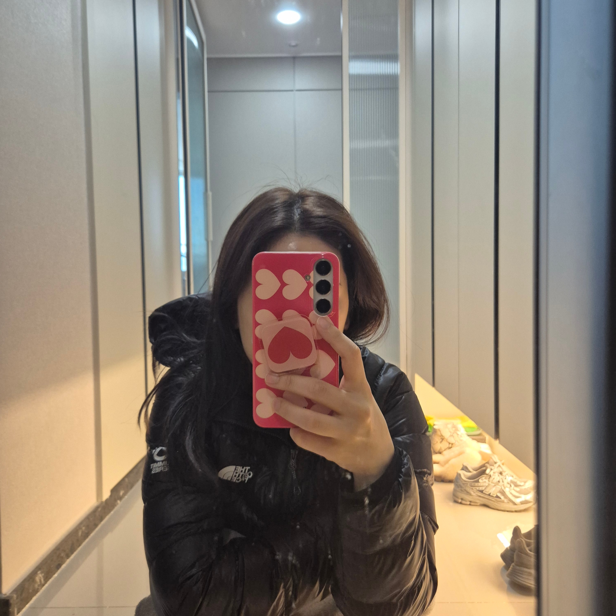 The North Face Summit Mattehorn RDS Down Jacket Real Black 착용 스타일