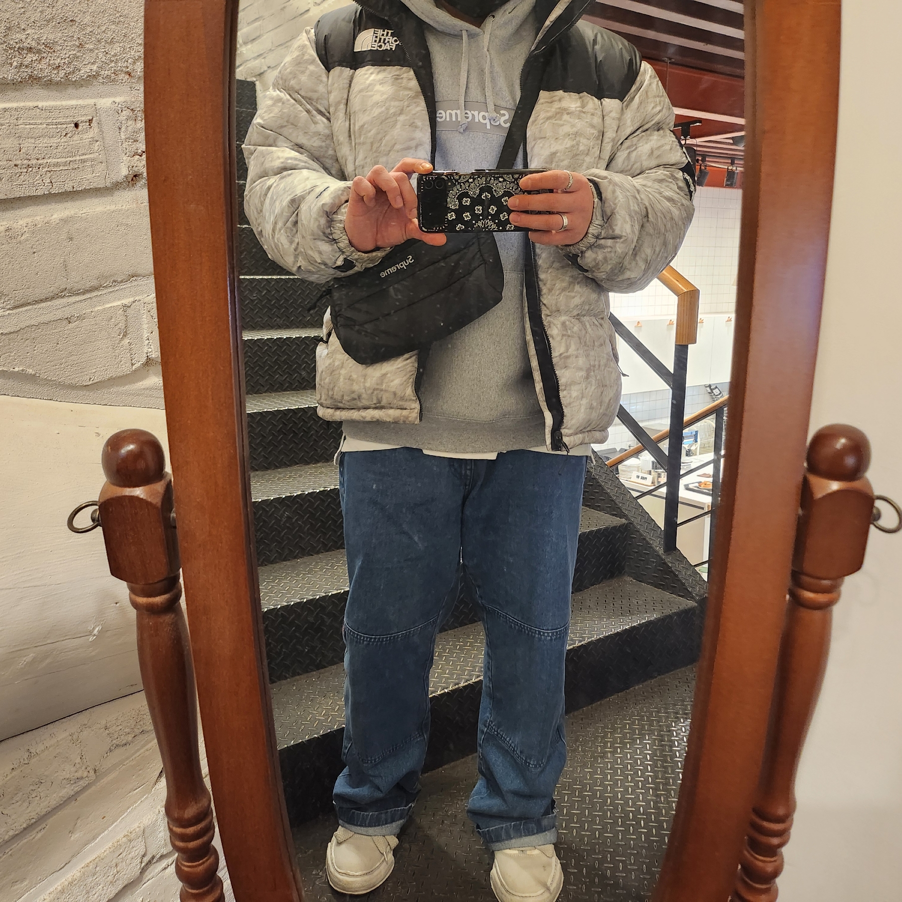 Supreme Box Logo Hooded Sweatshirt Heather Grey - 24FW, Supreme x The North Face Paper Print Nuptse Jacket - 19FW 착용 스타일