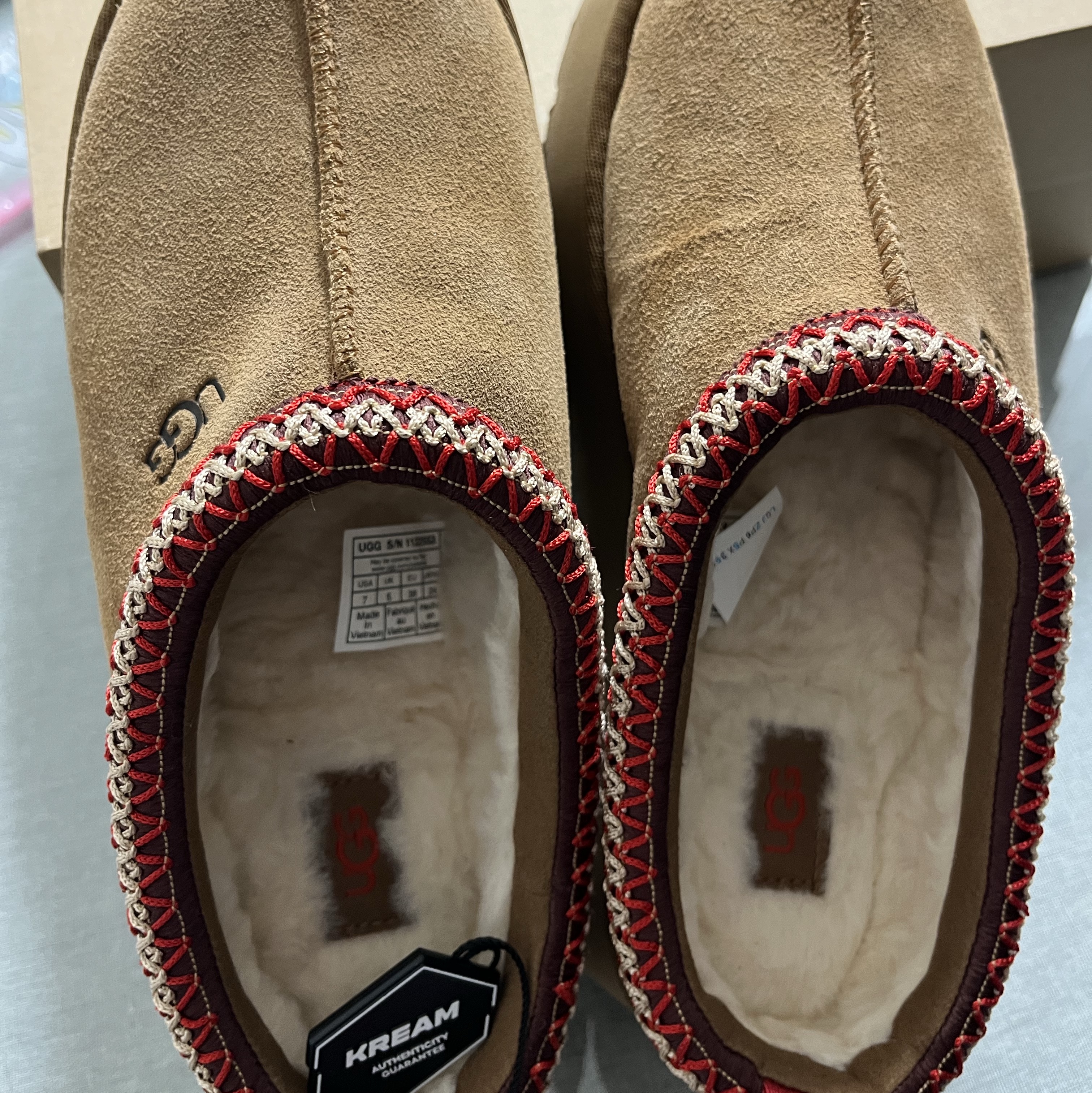 (W) UGG Tazz Slipper Chestnut 착용 스타일