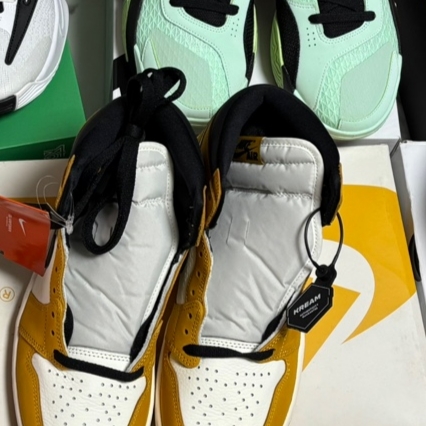 Jordan 1 Retro High OG Yellow Ochre 착용 스타일