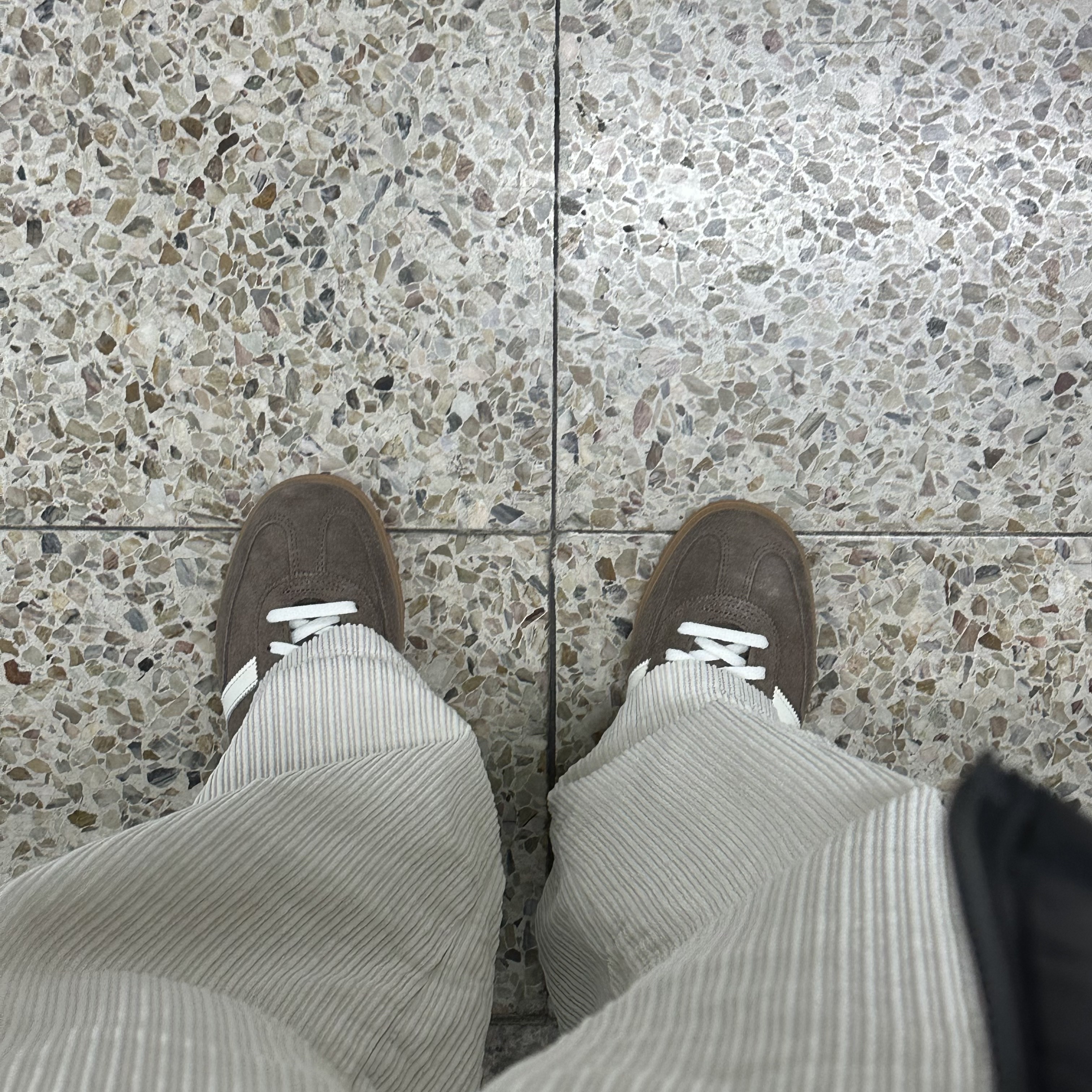 (W) Adidas Spezial Handball Earth Strata Off White 착용 스타일
