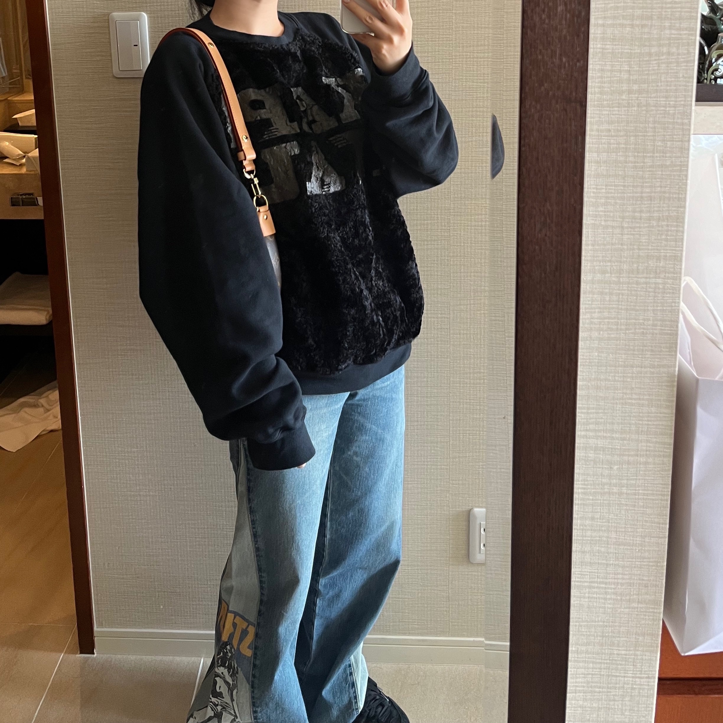 Kapital 30 Fleece x Fur Grizzly Sweat Speakeasy Kapital Pt Black, Louis Vuitton Loop Monogram 착용 스타일