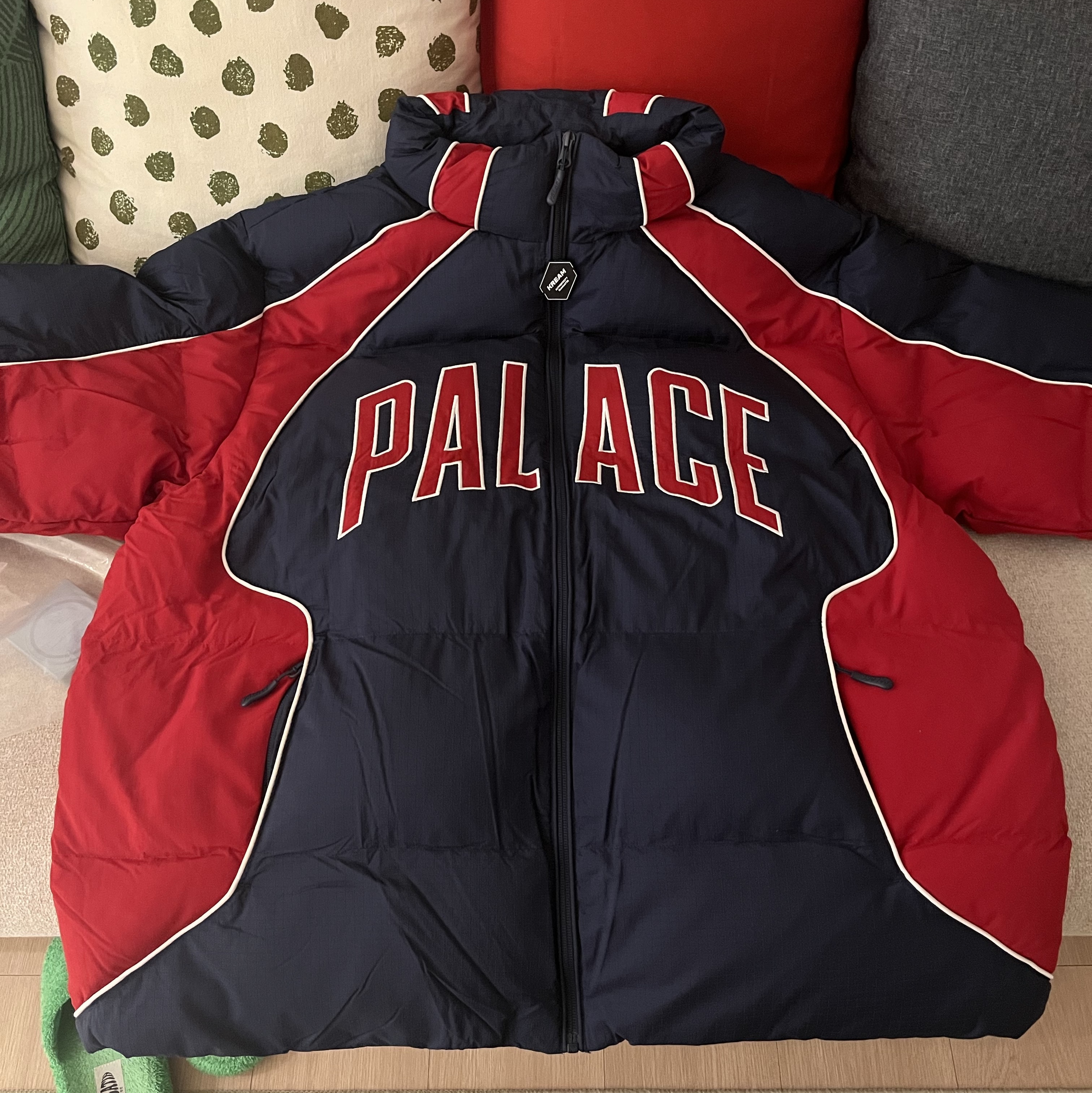 Palace Sport Mit Puffa Navy Tomato Red - 24FW 착용 스타일 - 1