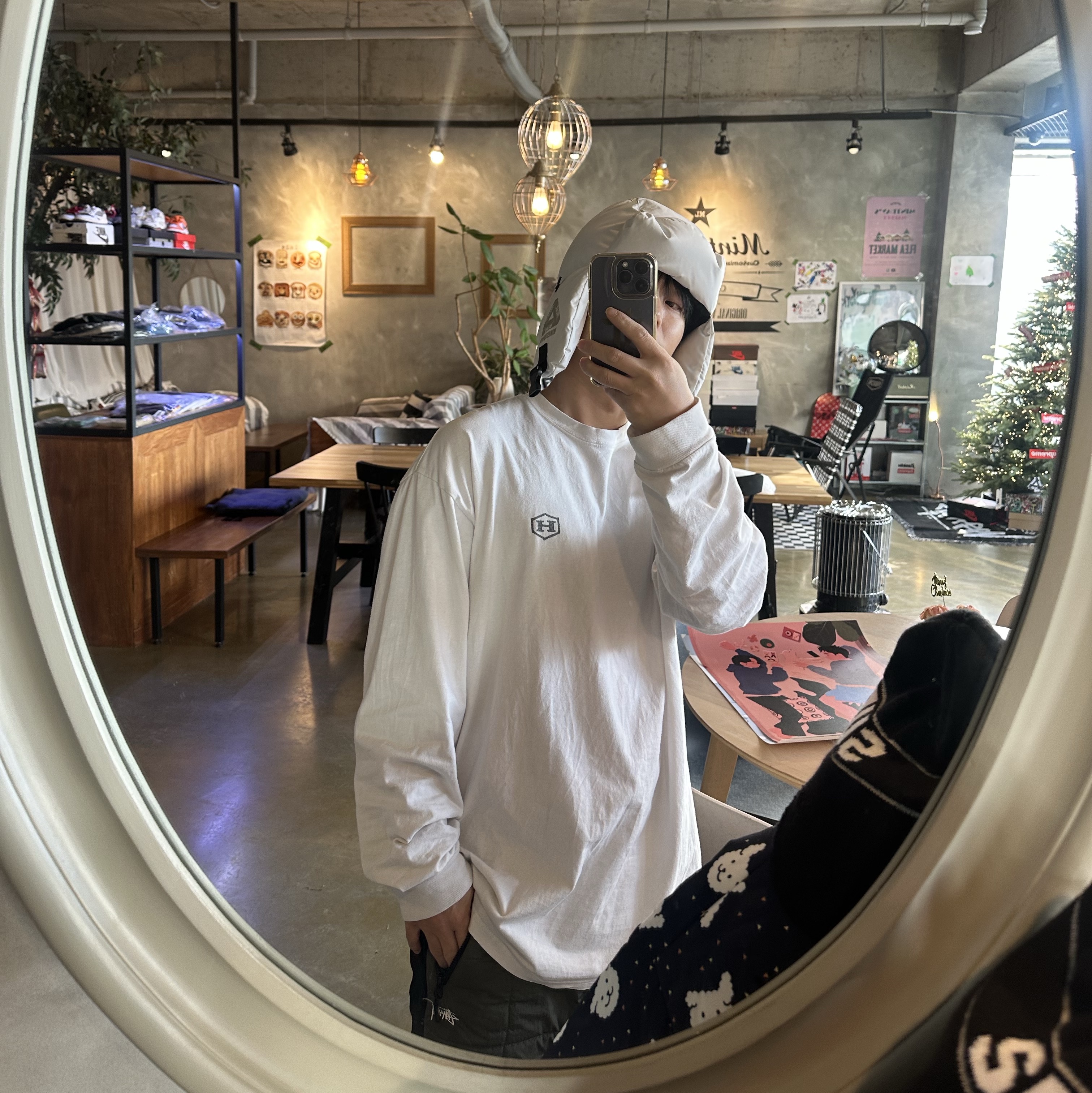 Palace Gore-Tex Windstopper Puffa Trooper Soft White - 24FW 착용 스타일