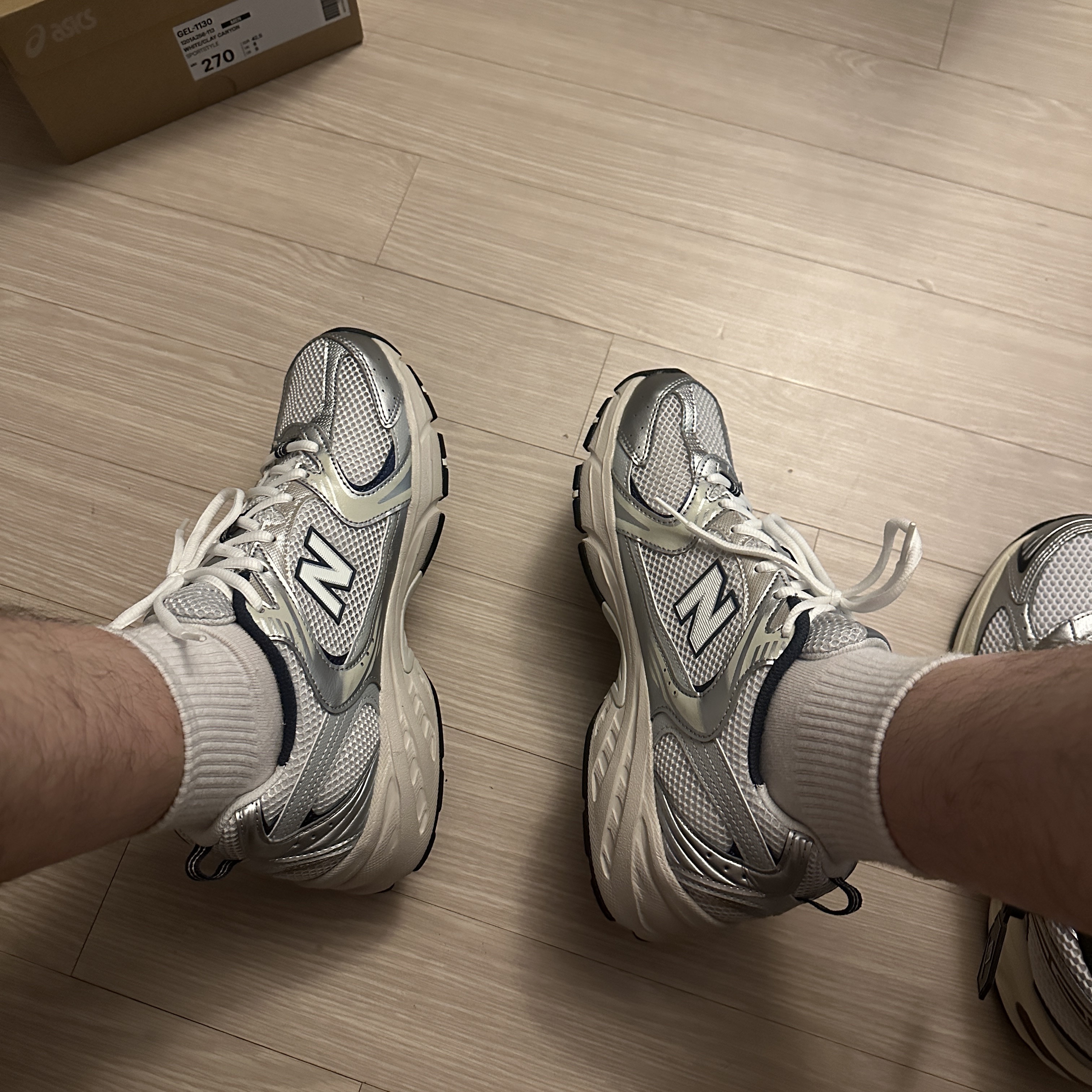 New Balance 530 Steel Grey 착용 스타일